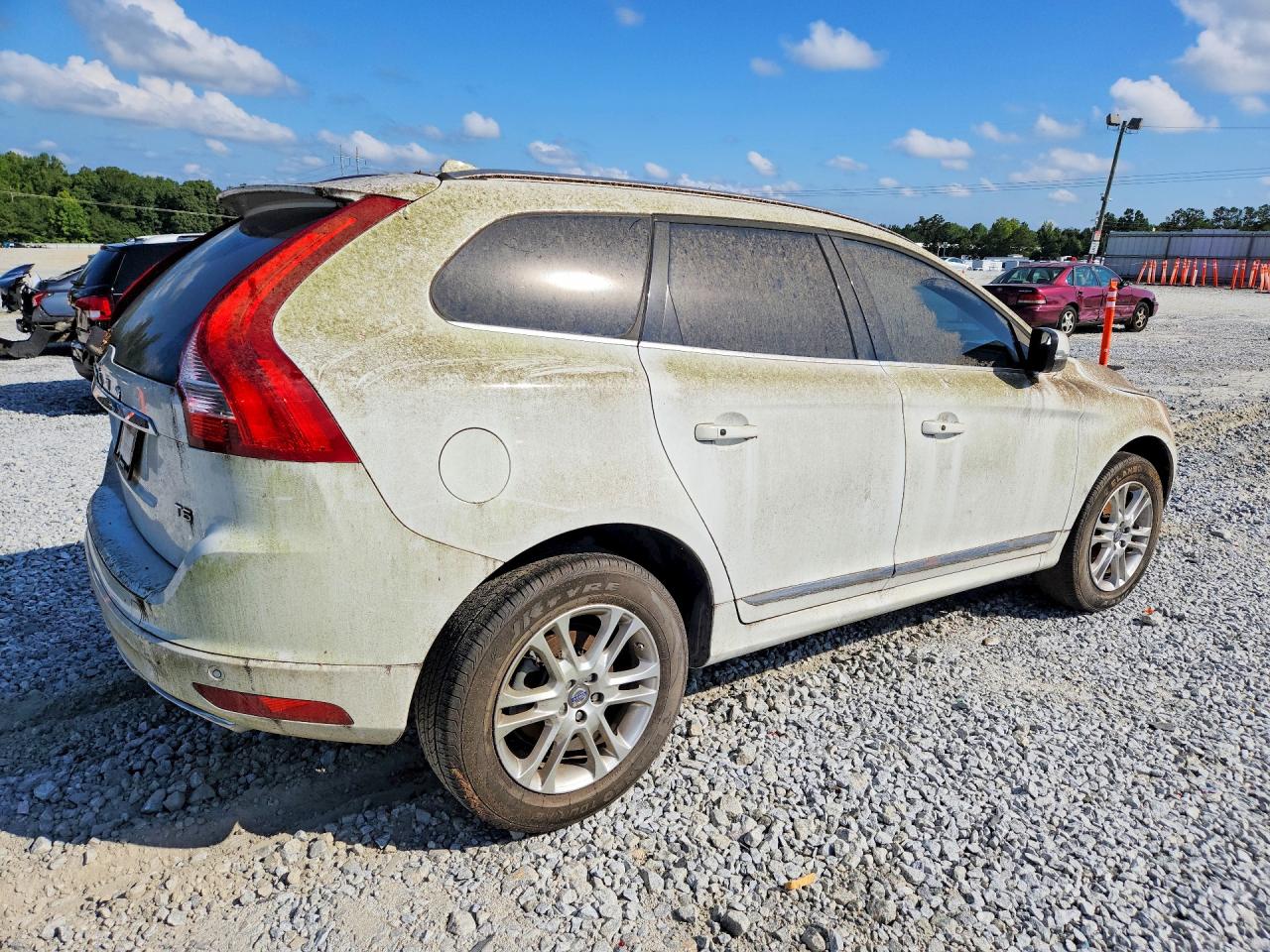 2015 Volvo Xc60 T5 Premier White vin: YV440MDK3F2693502