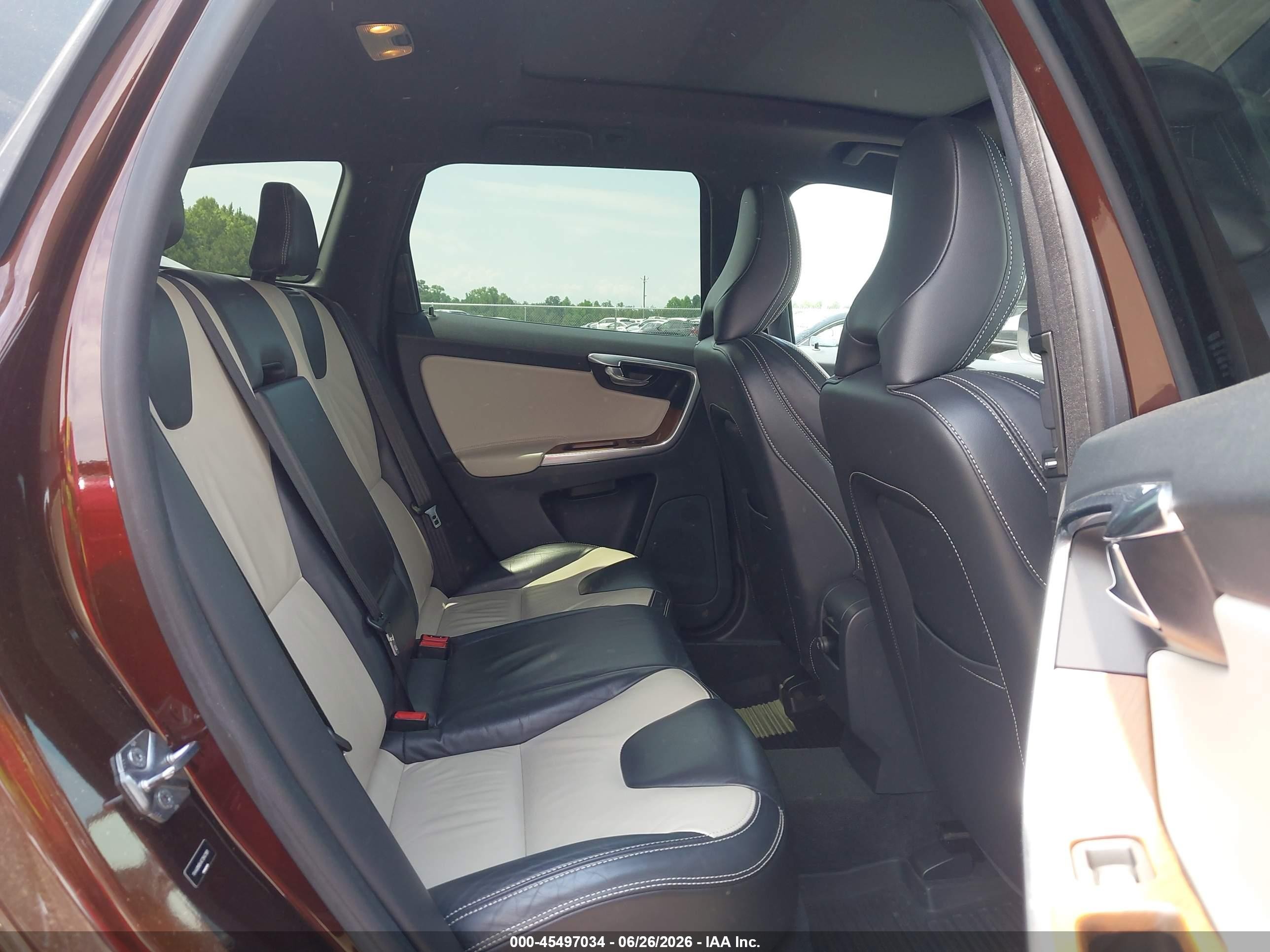 2015 Volvo Xc60 T5 Premier Brown vin: YV440MDK4F2643191
