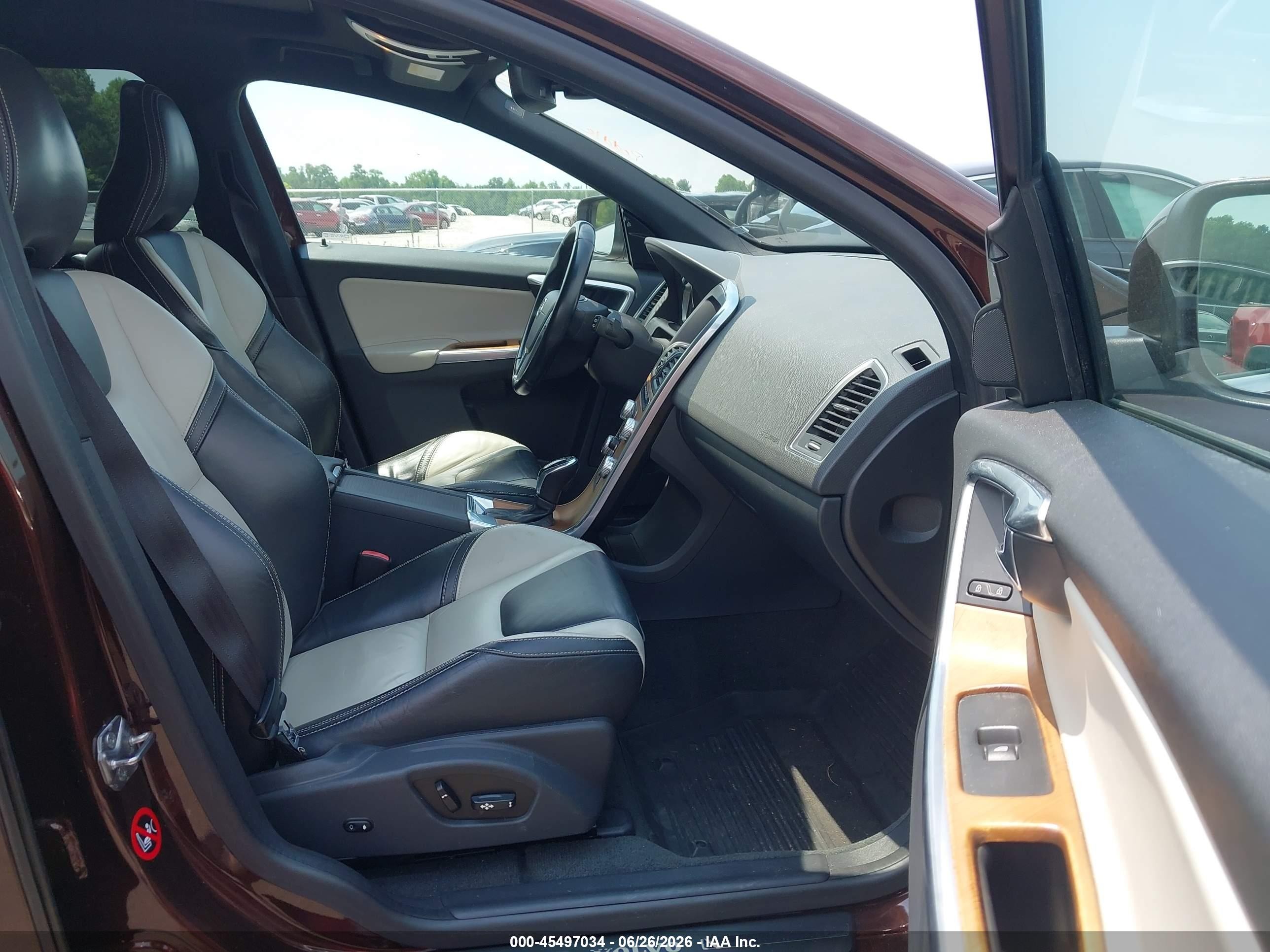 2015 Volvo Xc60 T5 Premier Brown vin: YV440MDK4F2643191