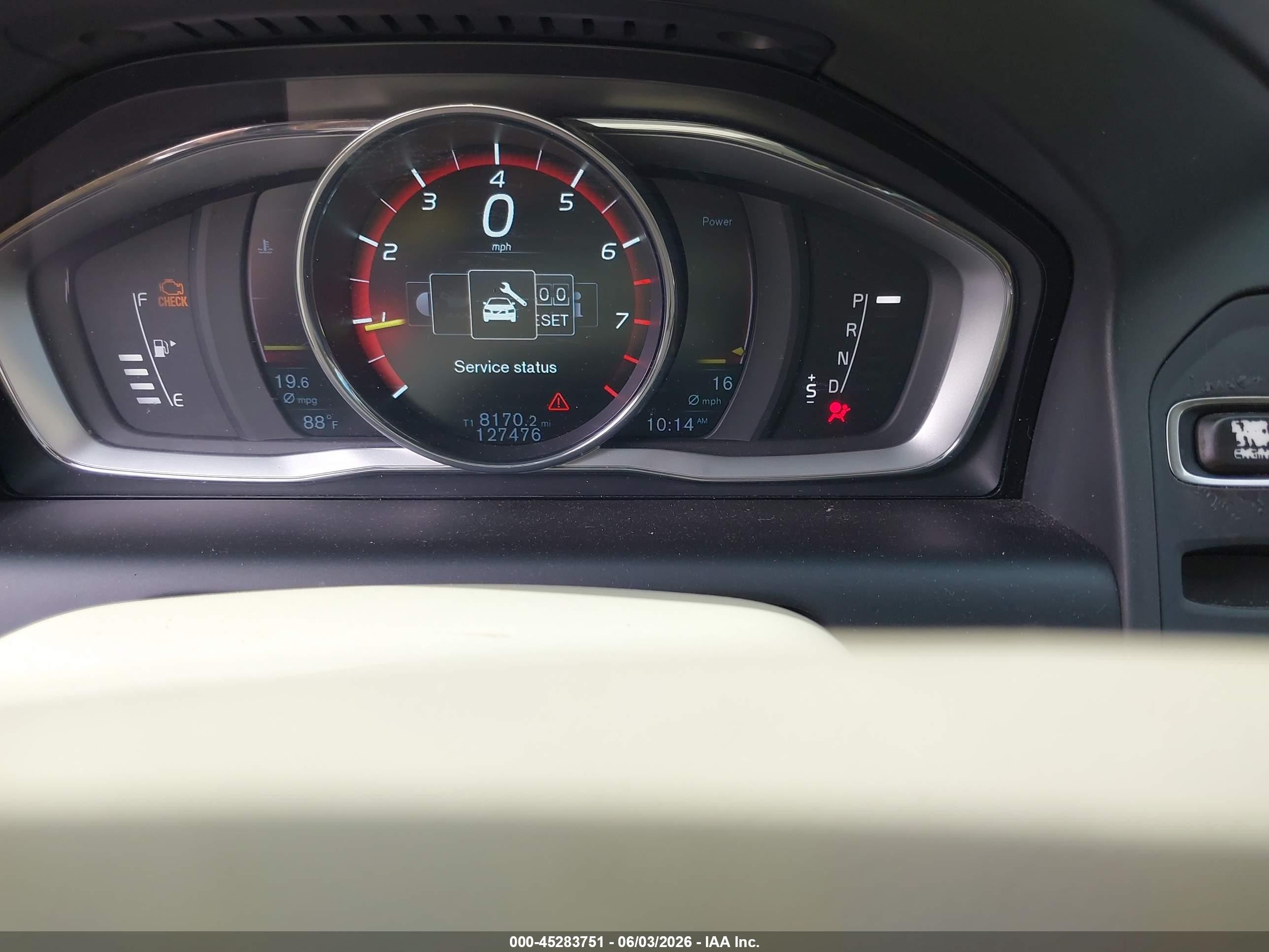 2015 Volvo Xc60 T5 Premier Красный vin: YV440MDK4F2691435