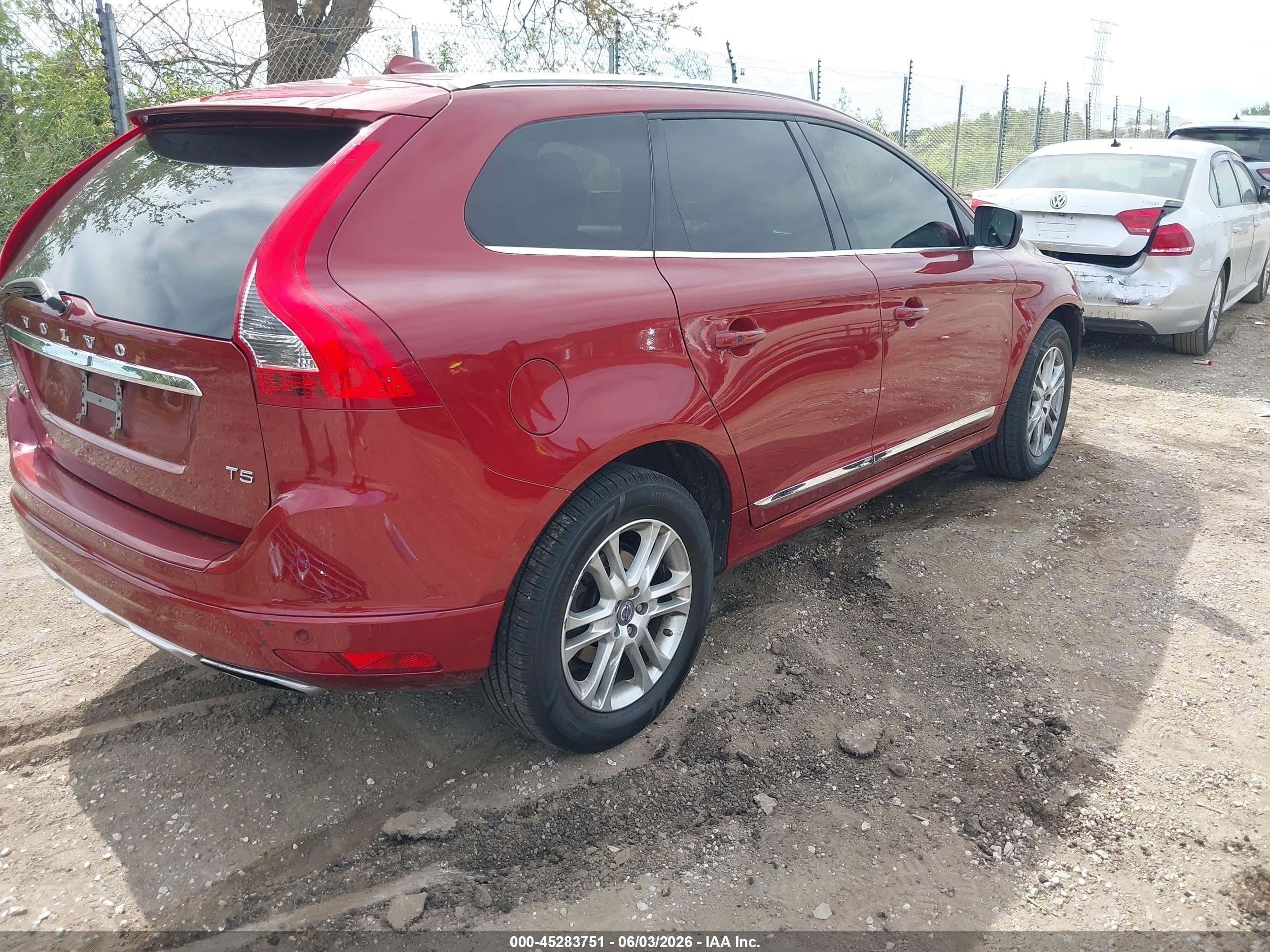 2015 Volvo Xc60 T5 Premier Красный vin: YV440MDK4F2691435