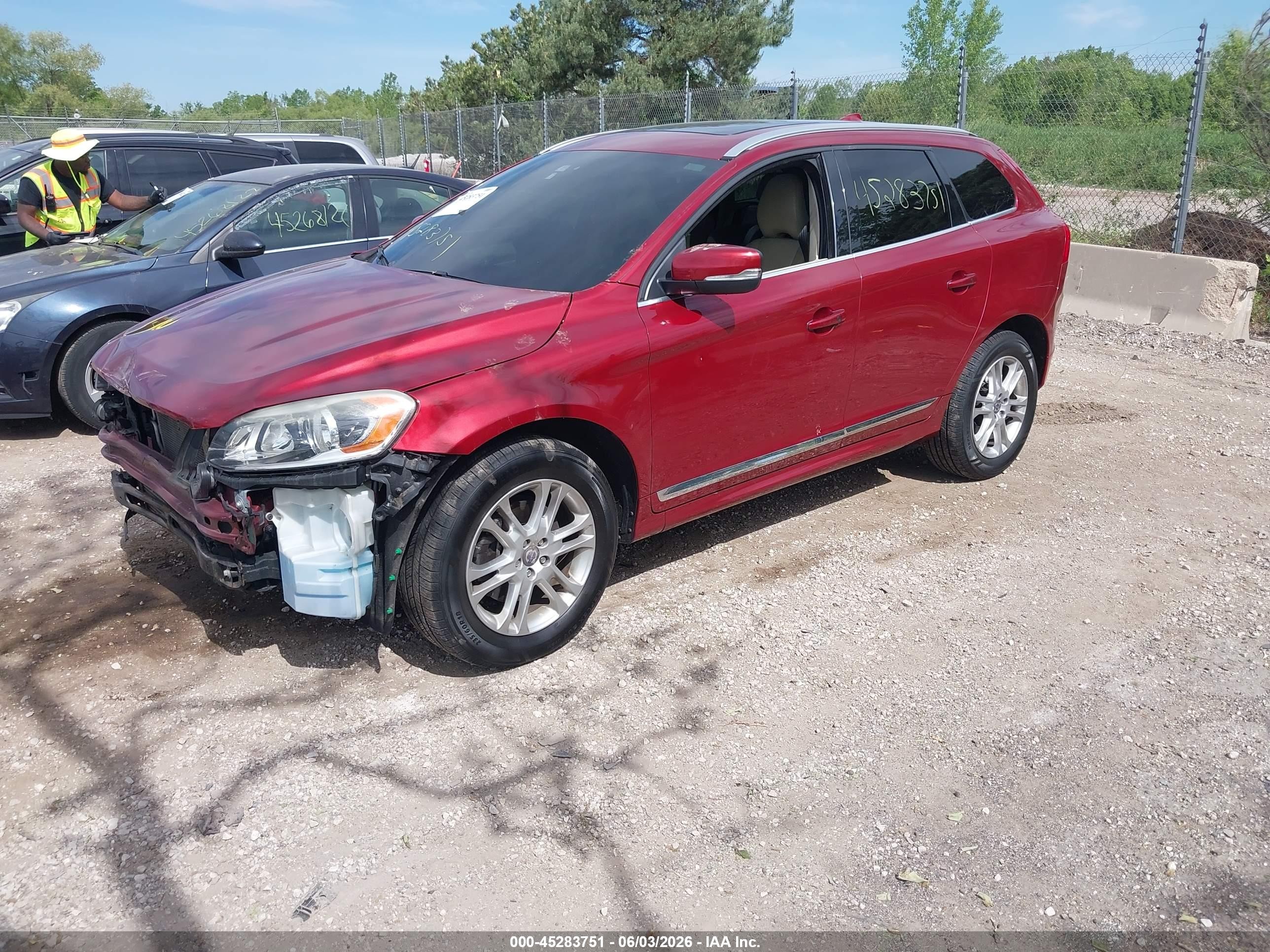 2015 Volvo Xc60 T5 Premier Красный vin: YV440MDK4F2691435