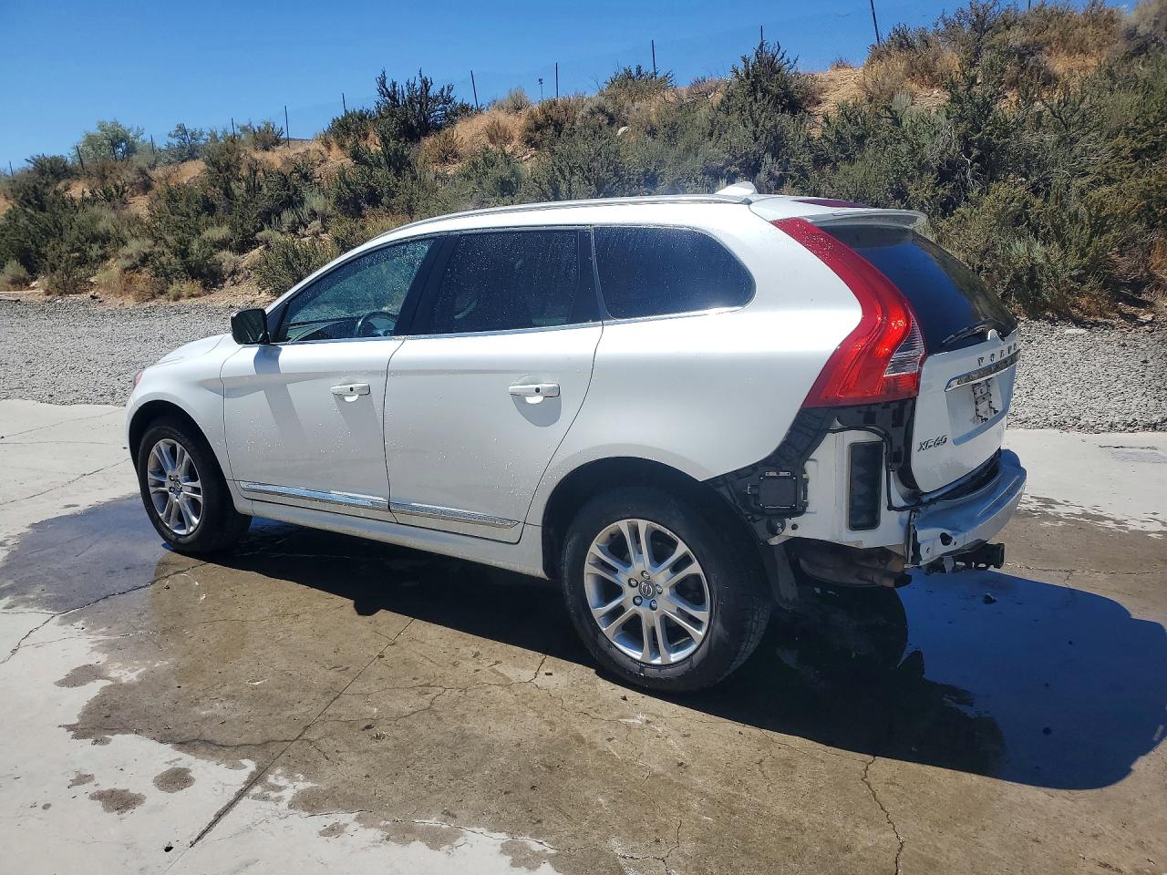 2015 Volvo Xc60 T5 Premier White vin: YV440MDK4F2721002