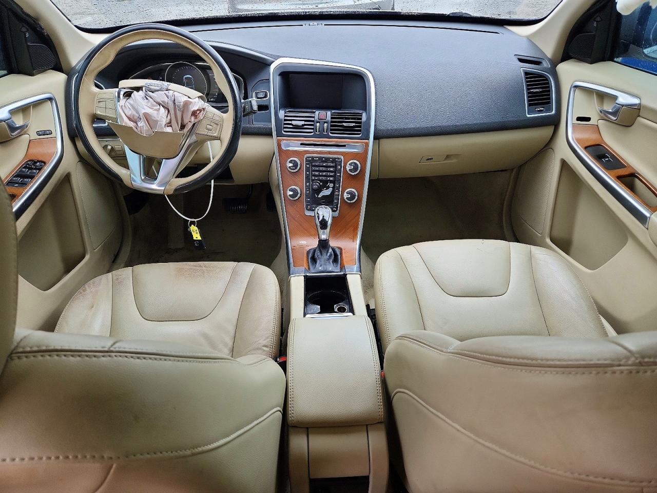 2015 Volvo Xc60 T5 Premier Gold vin: YV440MDK5F2731053