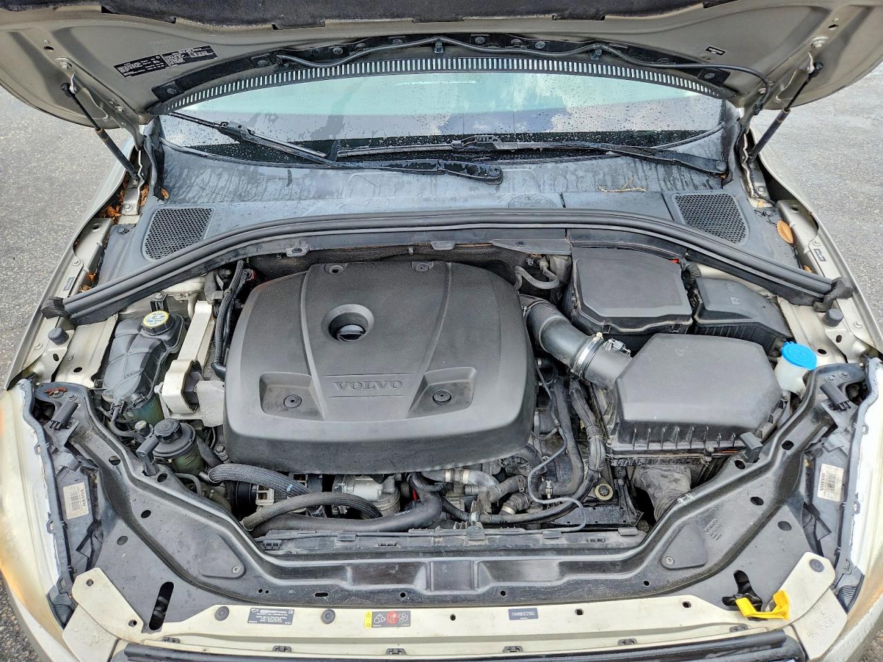 2015 Volvo Xc60 T5 Premier Gold vin: YV440MDK5F2731053