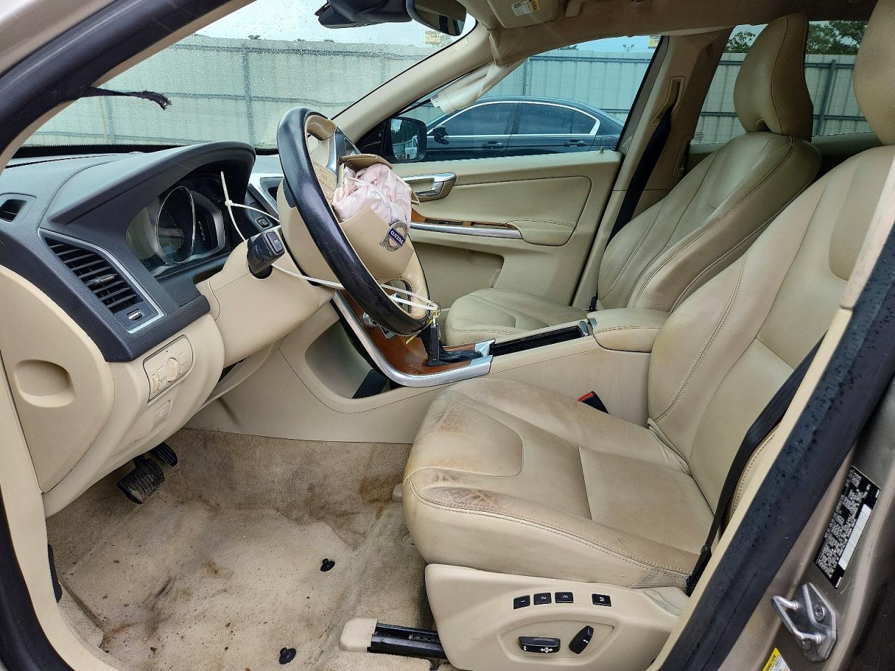 2015 Volvo Xc60 T5 Premier Gold vin: YV440MDK5F2731053