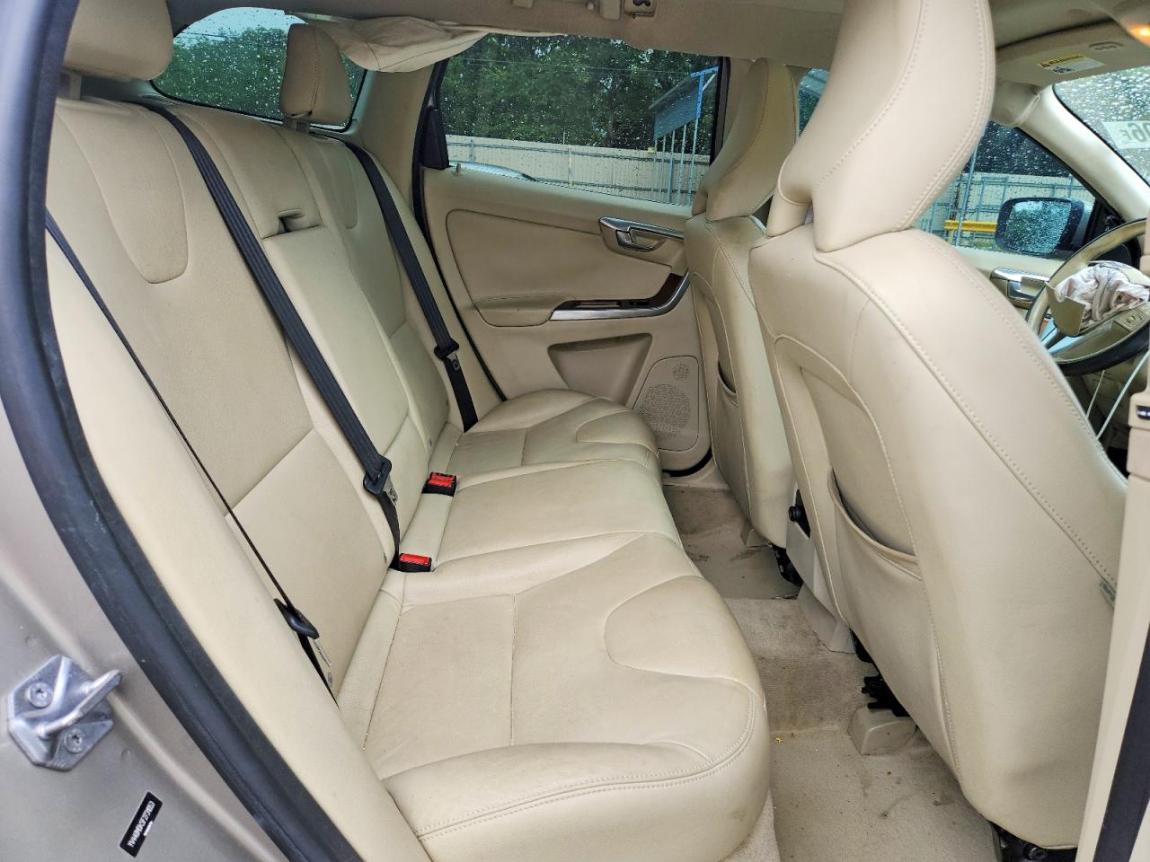 2015 Volvo Xc60 T5 Premier Gold vin: YV440MDK5F2731053
