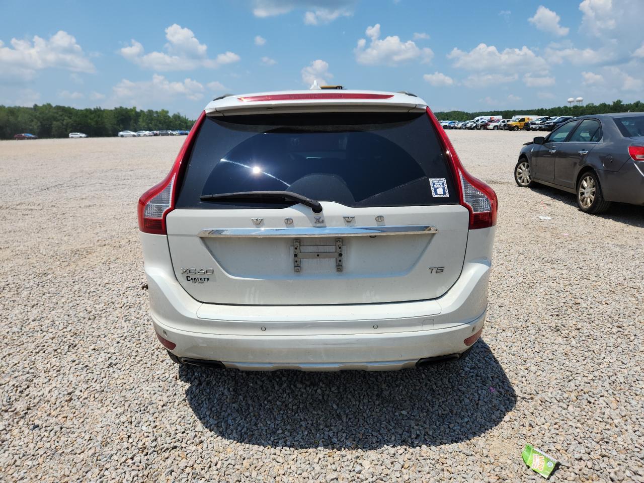2015 Volvo Xc60 T5 Premier White vin: YV440MDK6F2678184