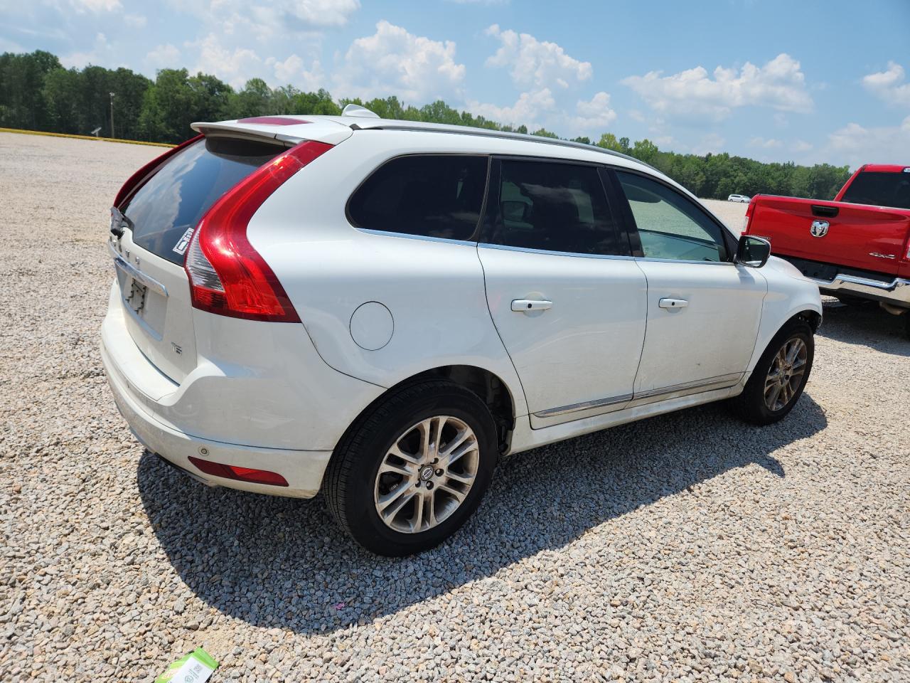 2015 Volvo Xc60 T5 Premier White vin: YV440MDK6F2678184