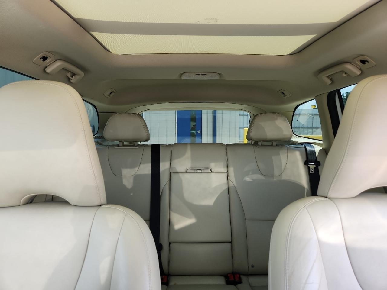 2015 Volvo Xc60 T5 Premier White vin: YV440MDK6F2678184