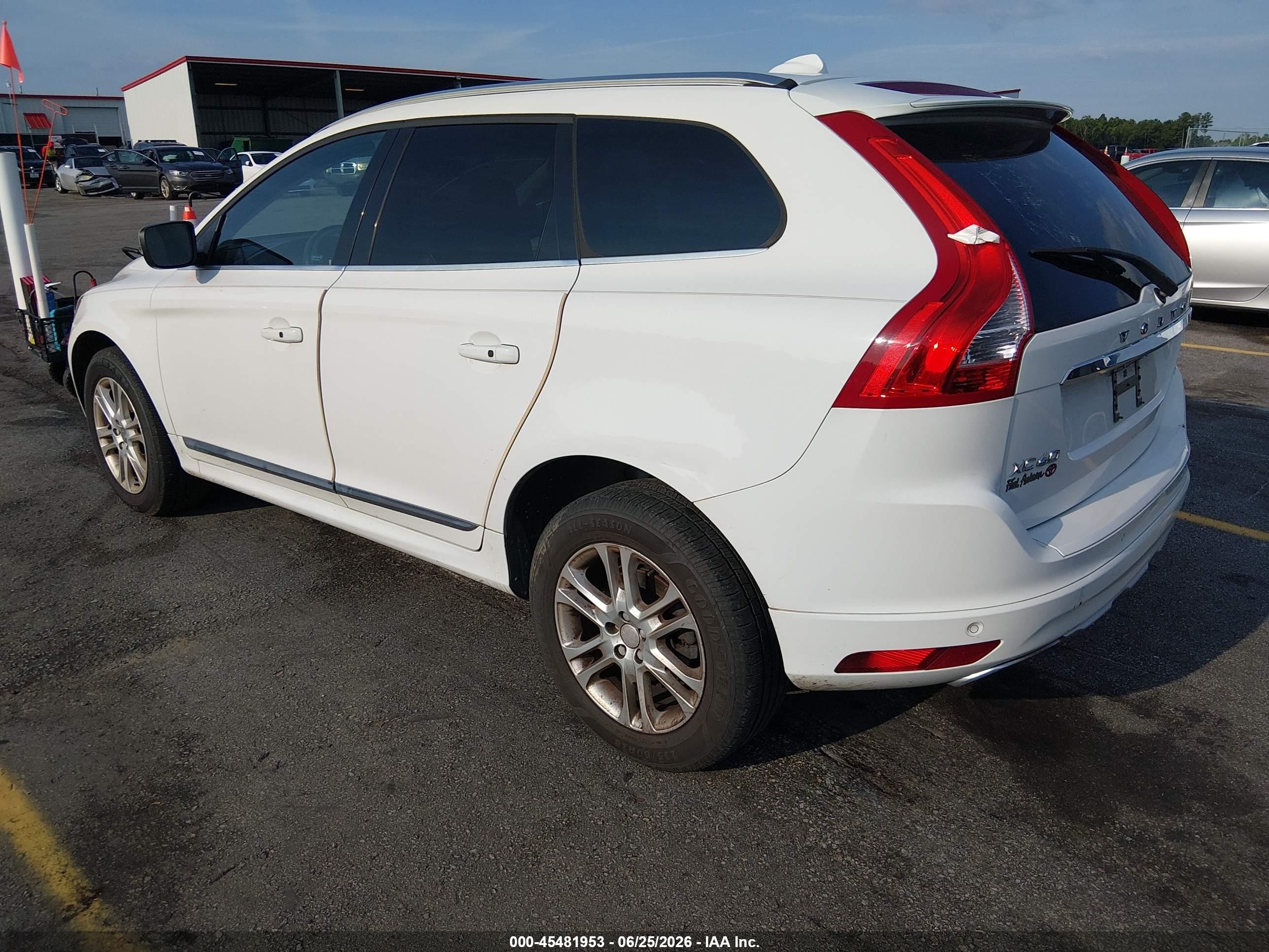2015 Volvo Xc60 T5 Premier White vin: YV440MDK6F2731126