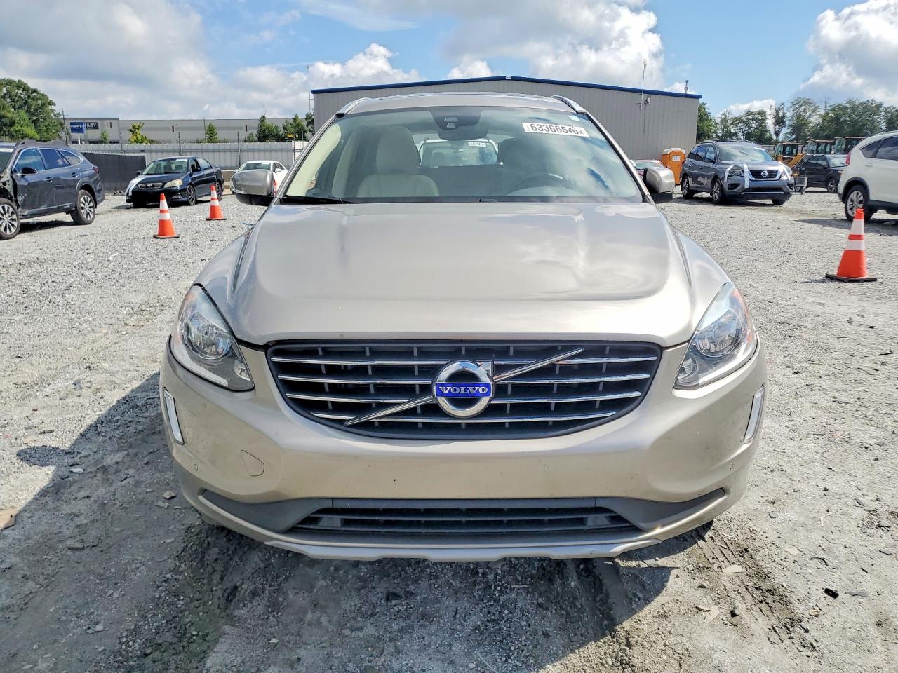2016 Volvo Xc60 T5 Premier Tan vin: YV440MDK6G2896286