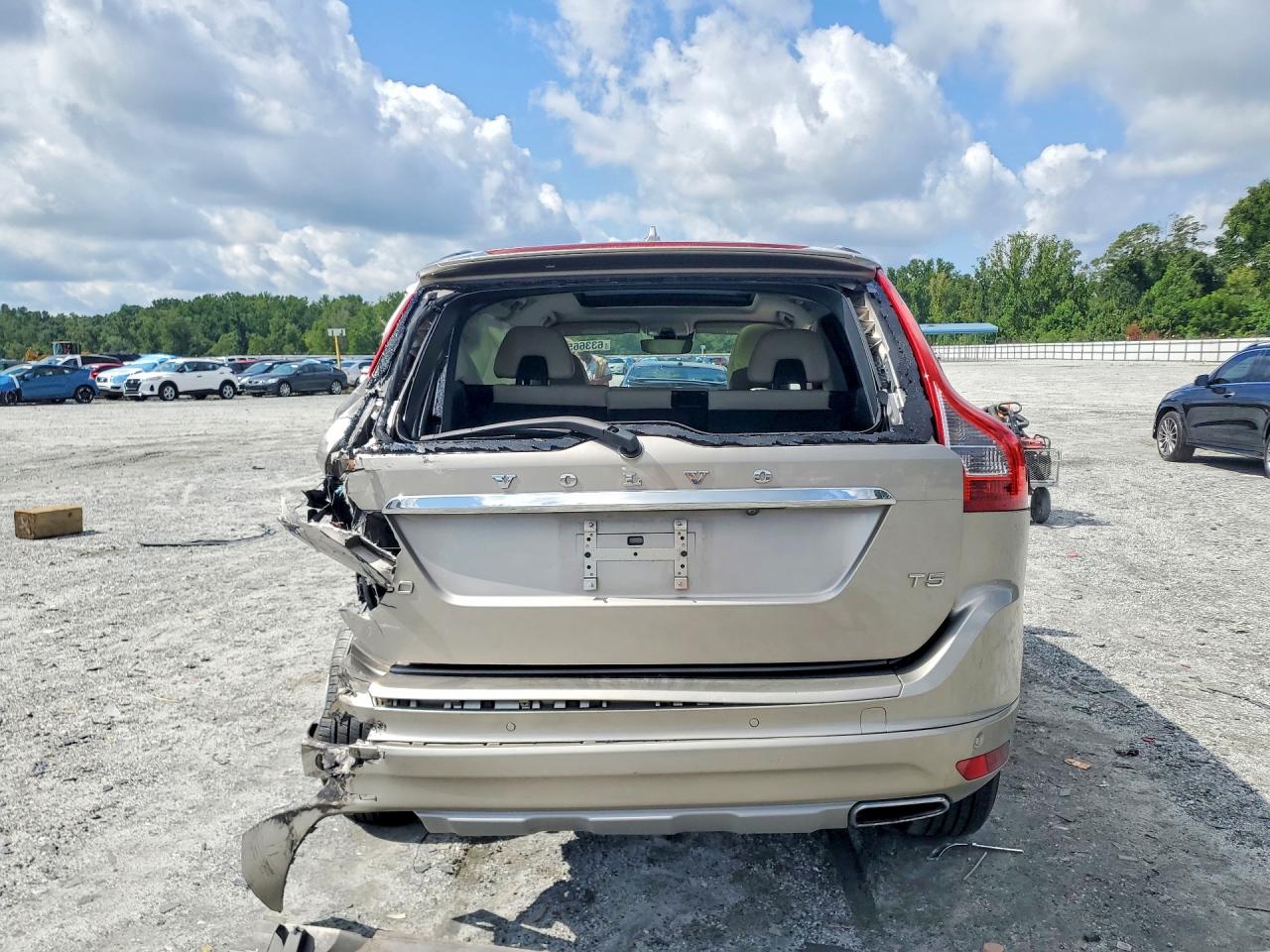 2016 Volvo Xc60 T5 Premier Tan vin: YV440MDK6G2896286