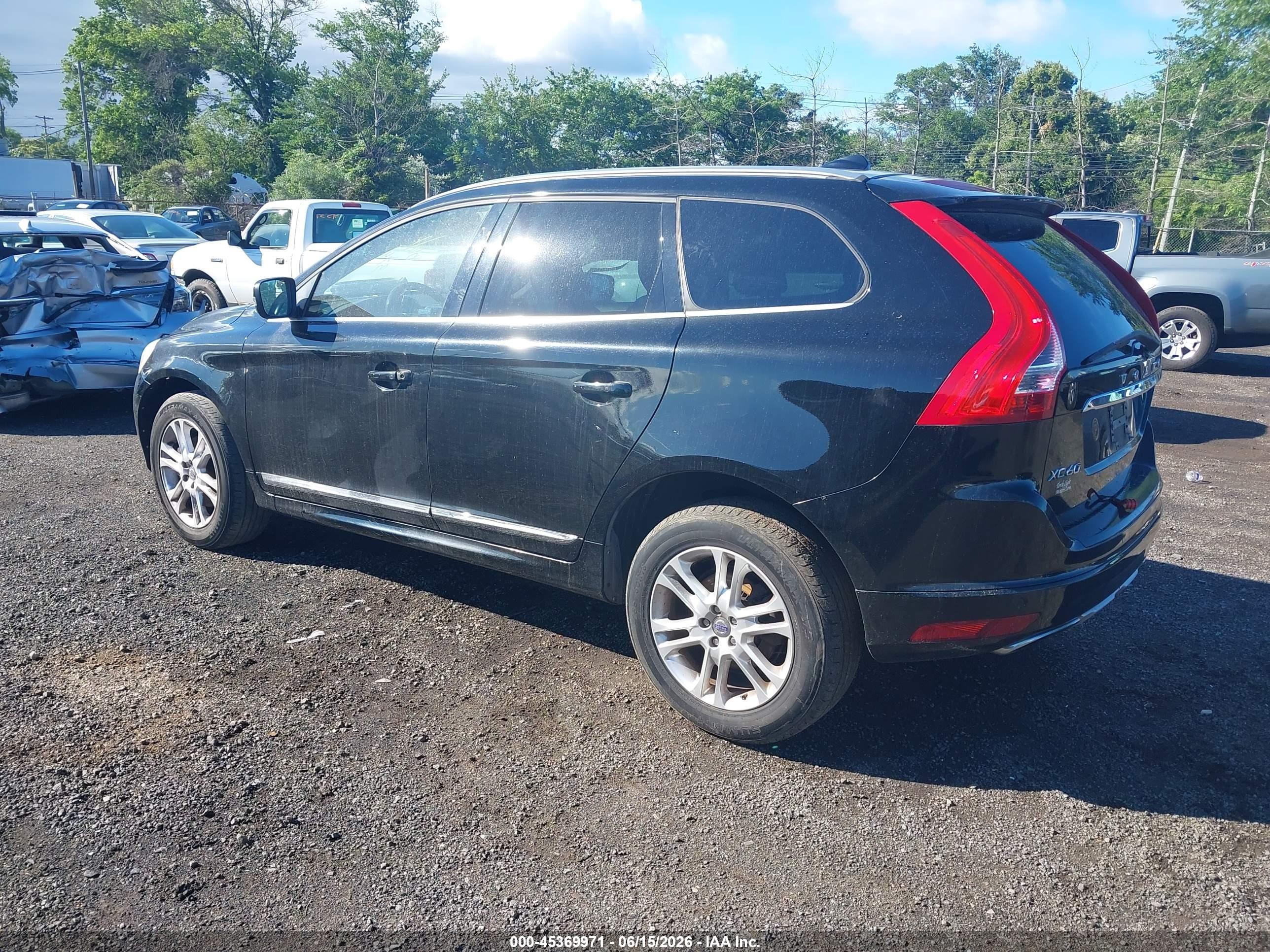 2015 Volvo Xc60 T5 Premier Черный vin: YV440MDK7F2690361