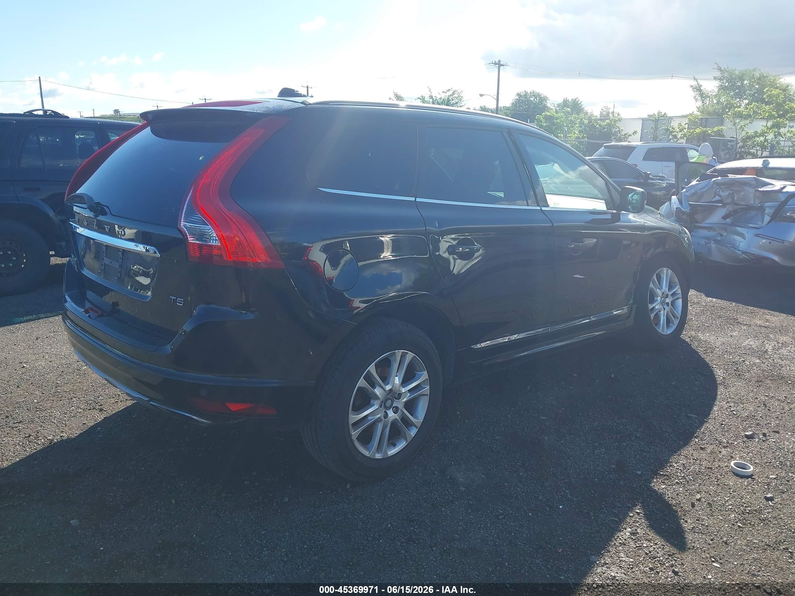 2015 Volvo Xc60 T5 Premier Черный vin: YV440MDK7F2690361