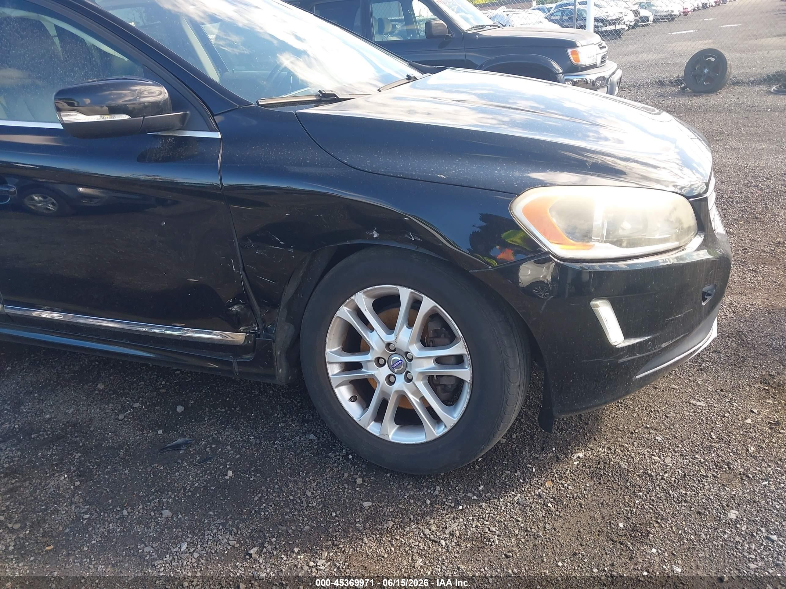 2015 Volvo Xc60 T5 Premier Черный vin: YV440MDK7F2690361