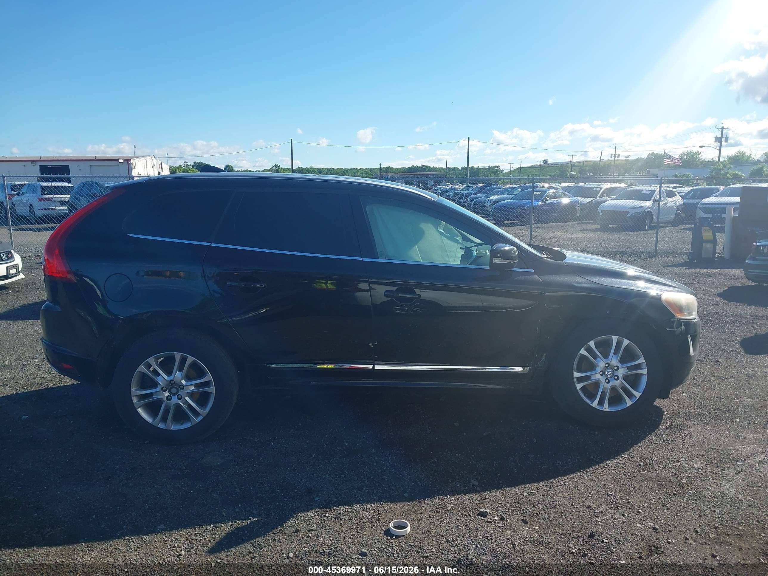 2015 Volvo Xc60 T5 Premier Черный vin: YV440MDK7F2690361