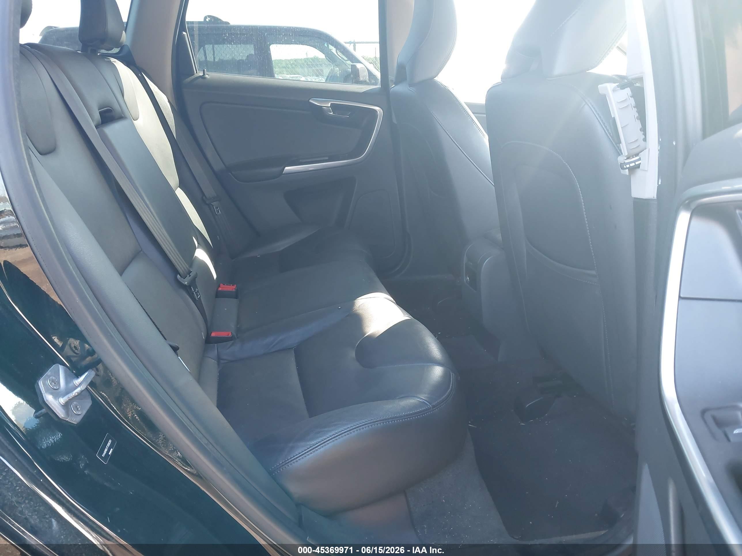 2015 Volvo Xc60 T5 Premier Черный vin: YV440MDK7F2690361