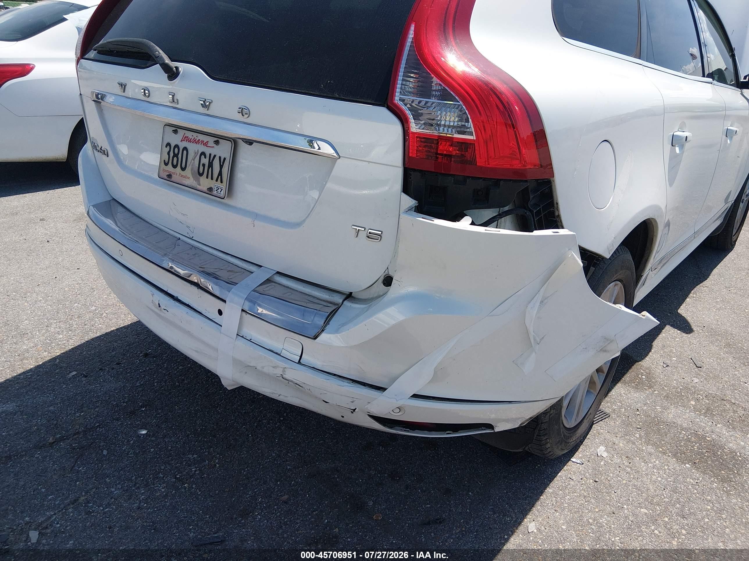2015 Volvo Xc60 T5 Premier Silver vin: YV440MDK8F2668711