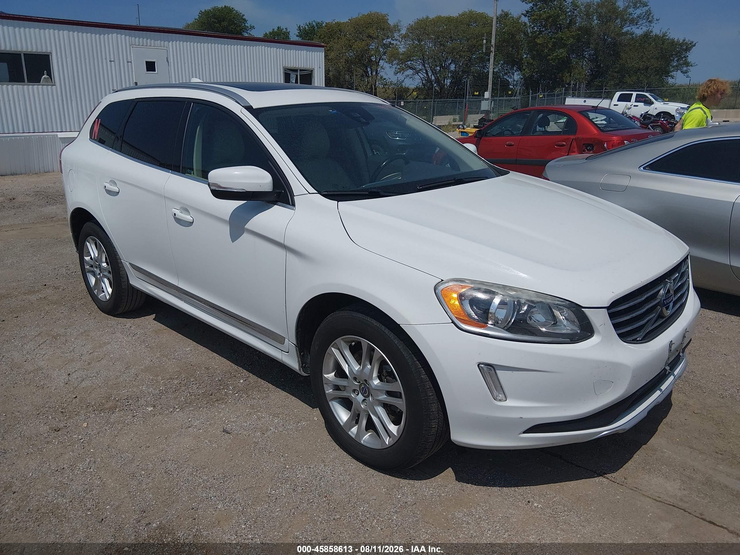 2015 Volvo Xc60 T5 Premier White vin: YV440MDK9F2660357