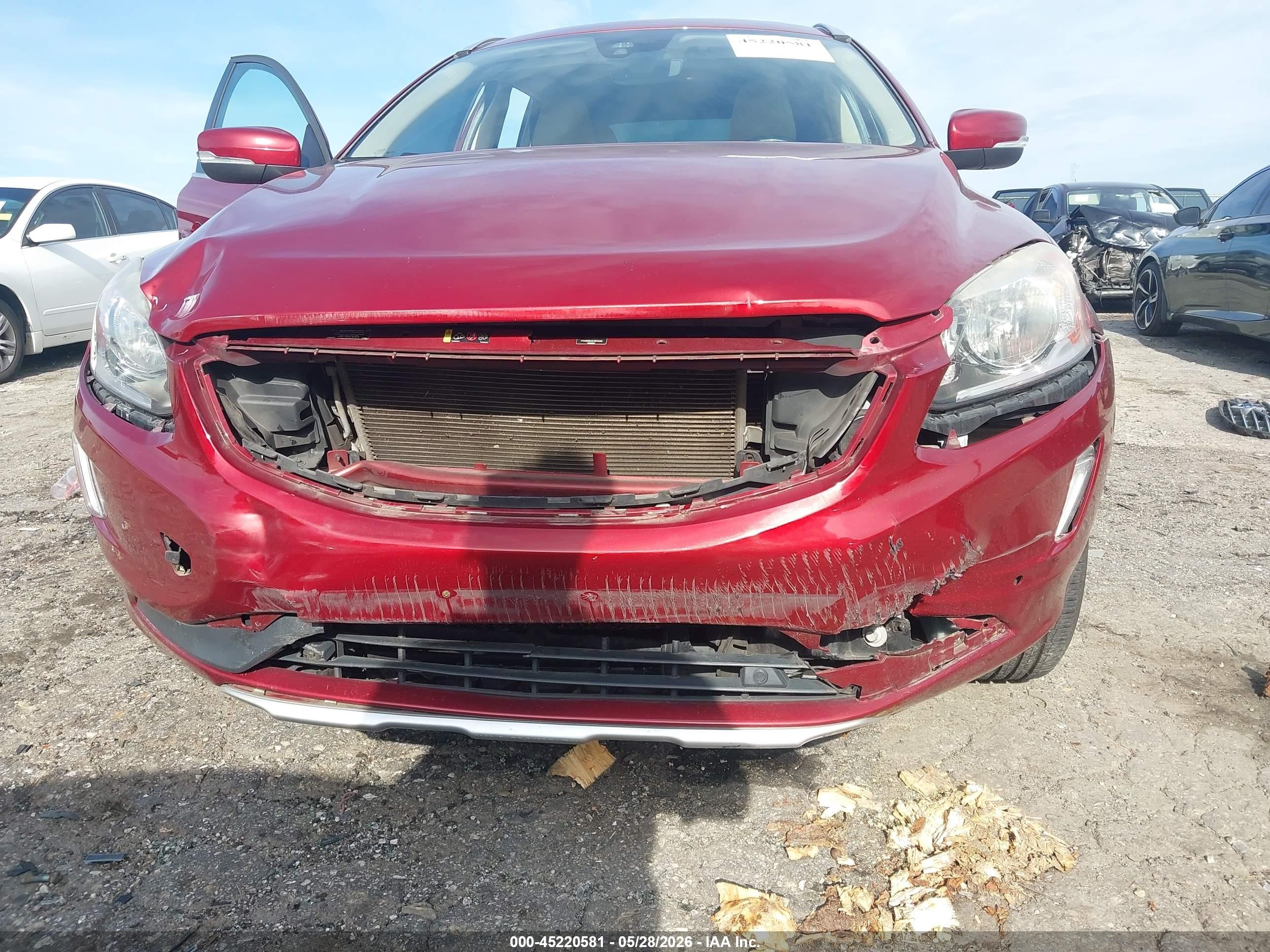 2015 Volvo Xc60 T5 Premier Red vin: YV440MDK9F2675392