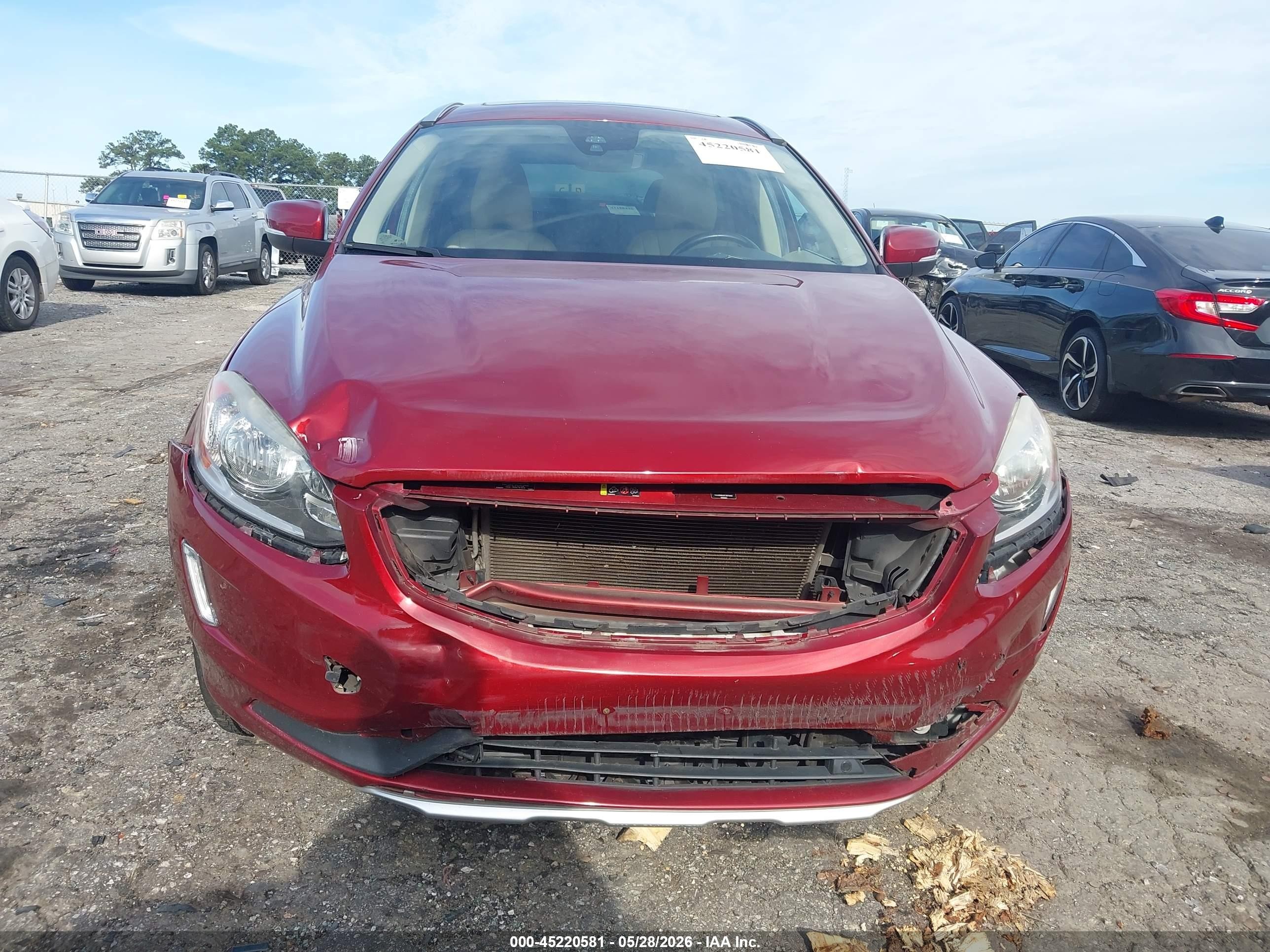2015 Volvo Xc60 T5 Premier Red vin: YV440MDK9F2675392