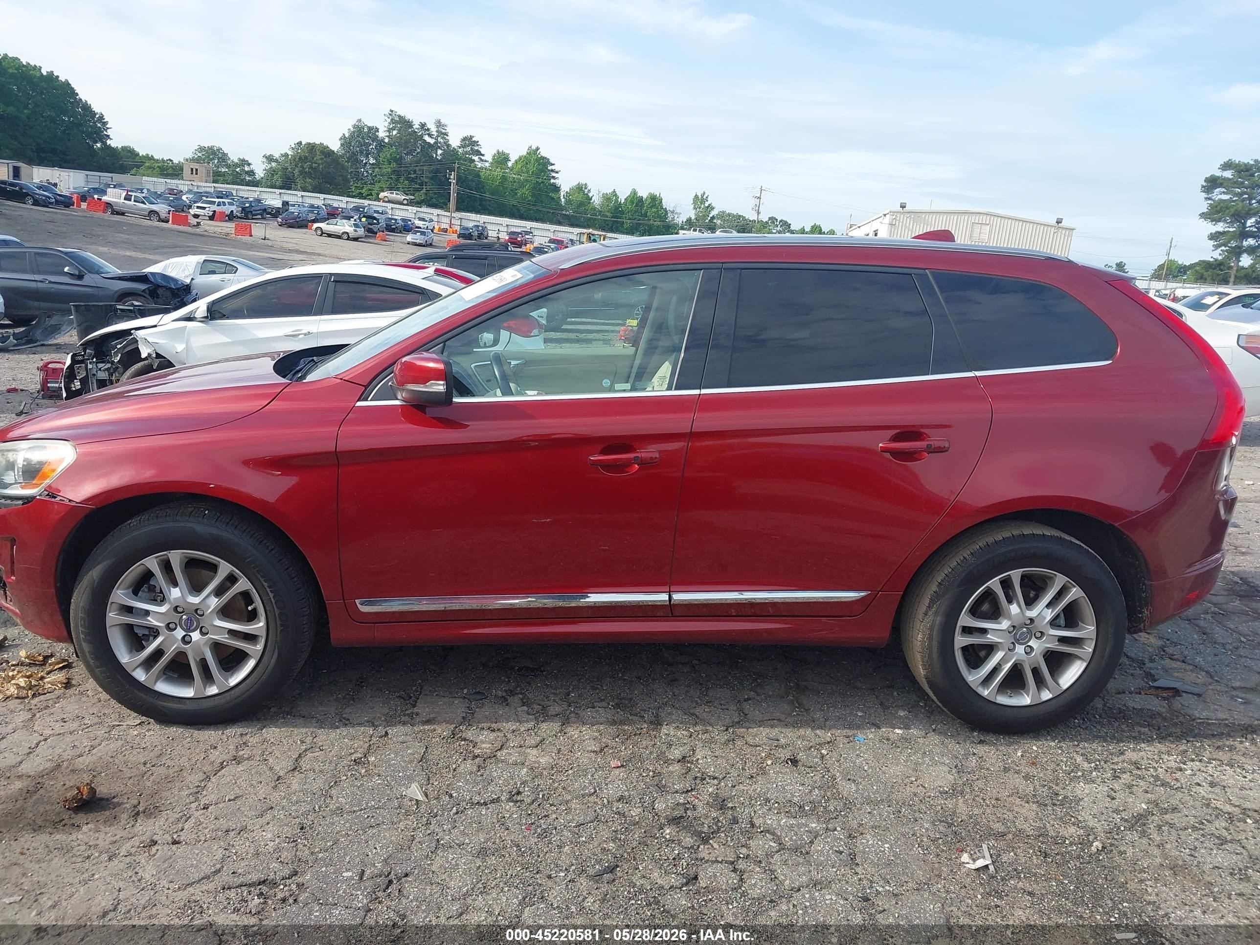 2015 Volvo Xc60 T5 Premier Red vin: YV440MDK9F2675392