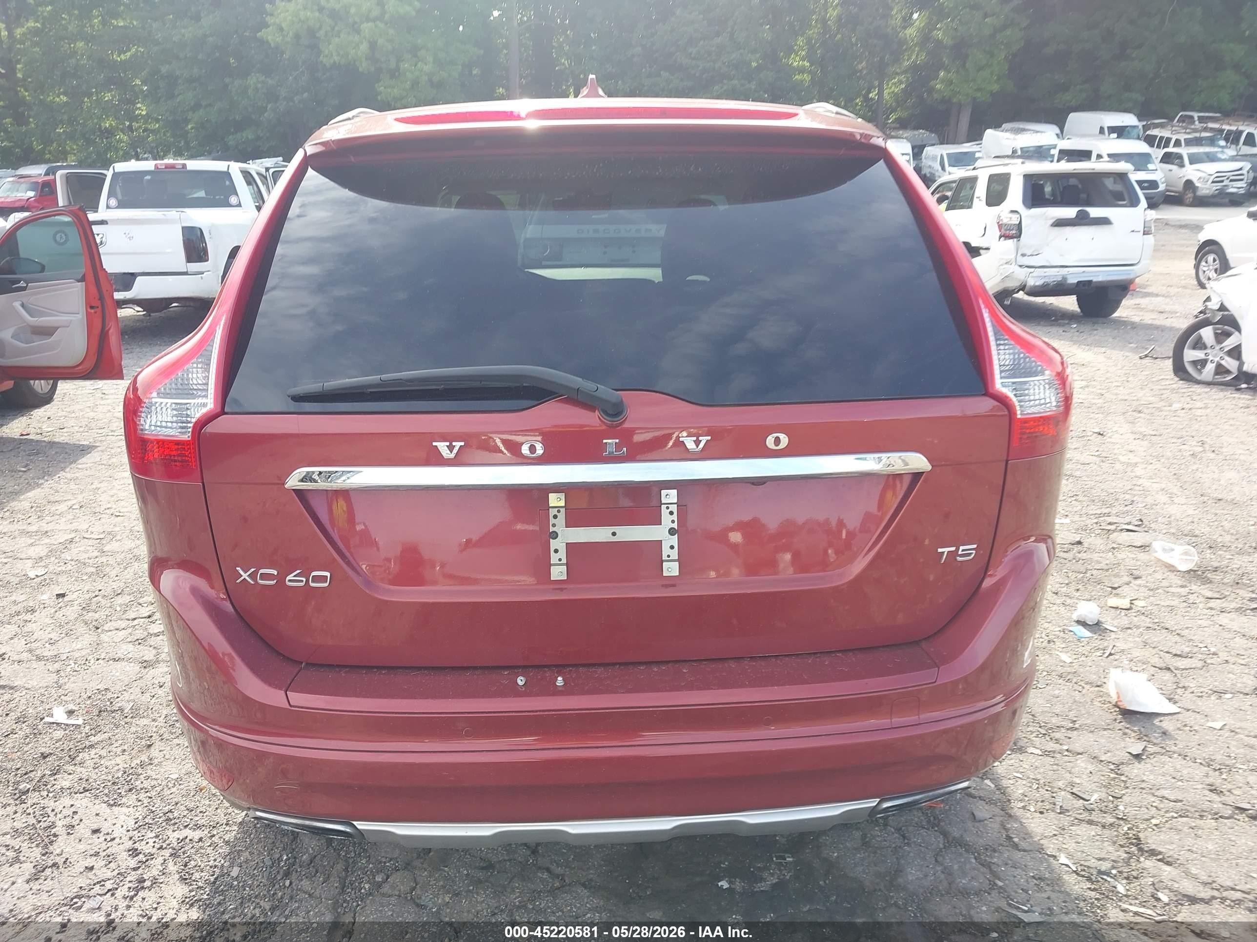 2015 Volvo Xc60 T5 Premier Red vin: YV440MDK9F2675392