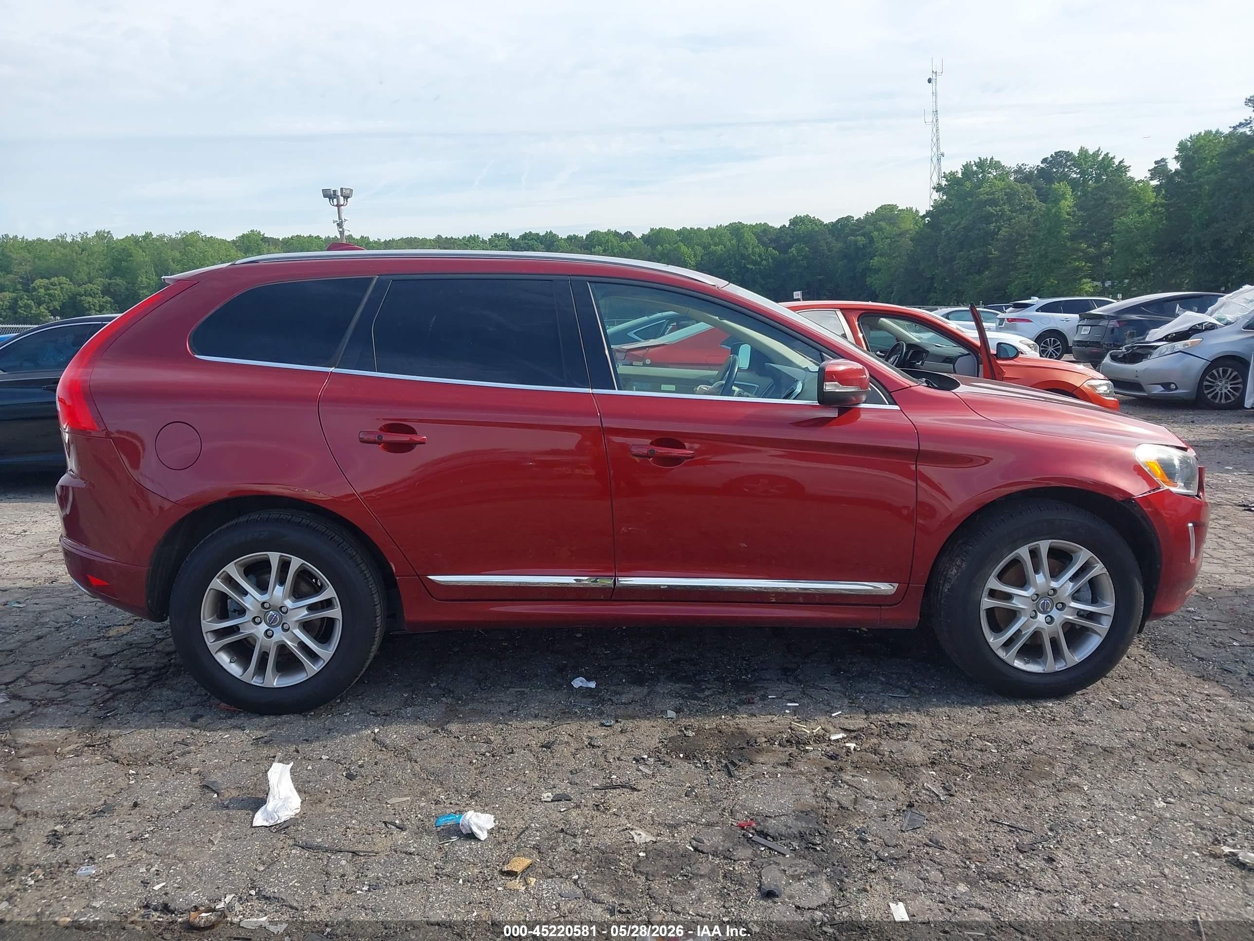 2015 Volvo Xc60 T5 Premier Red vin: YV440MDK9F2675392