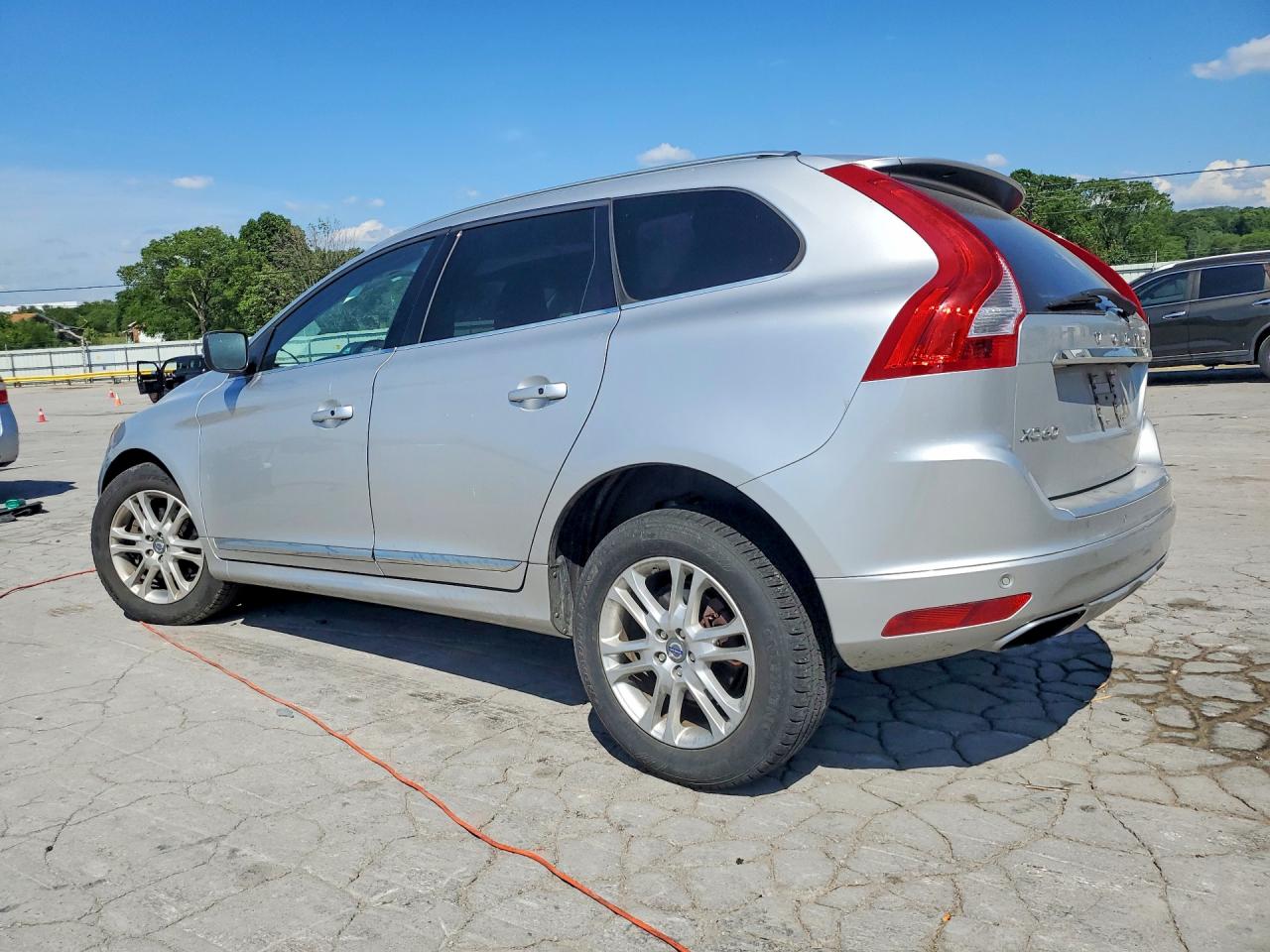 2015 Volvo Xc60 T5 Premier Silver vin: YV440MDK9F2692239