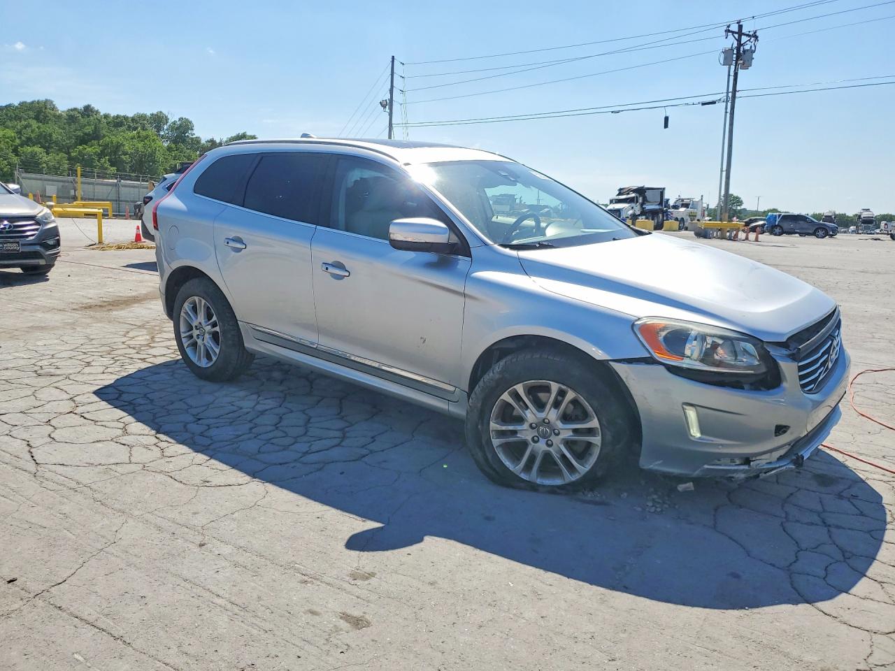 2015 Volvo Xc60 T5 Premier Silver vin: YV440MDK9F2692239