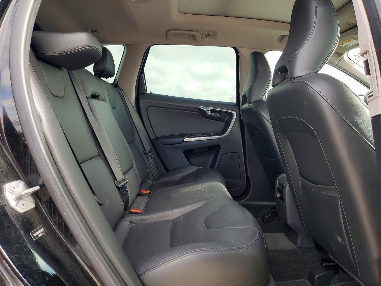 2016 Volvo Xc60 T5 Premier Черный vin: YV440MDK9G2911332