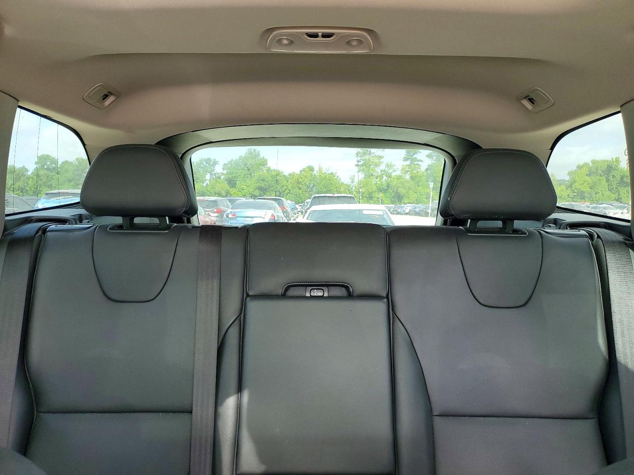 2016 Volvo Xc60 T5 Premier Черный vin: YV440MDK9G2911332