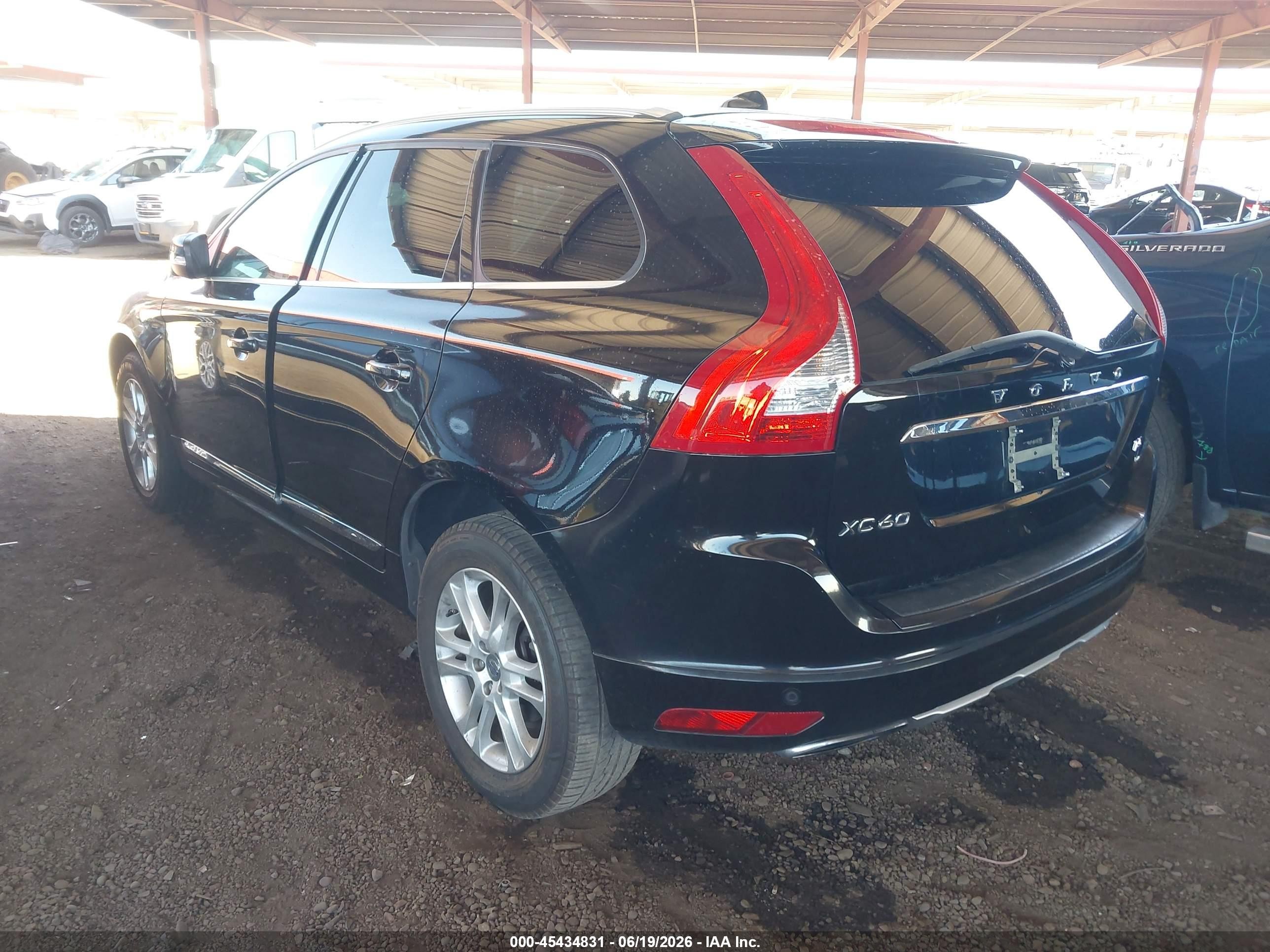 2015 Volvo Xc60 T5 Premier Black vin: YV440MDKXF2698485