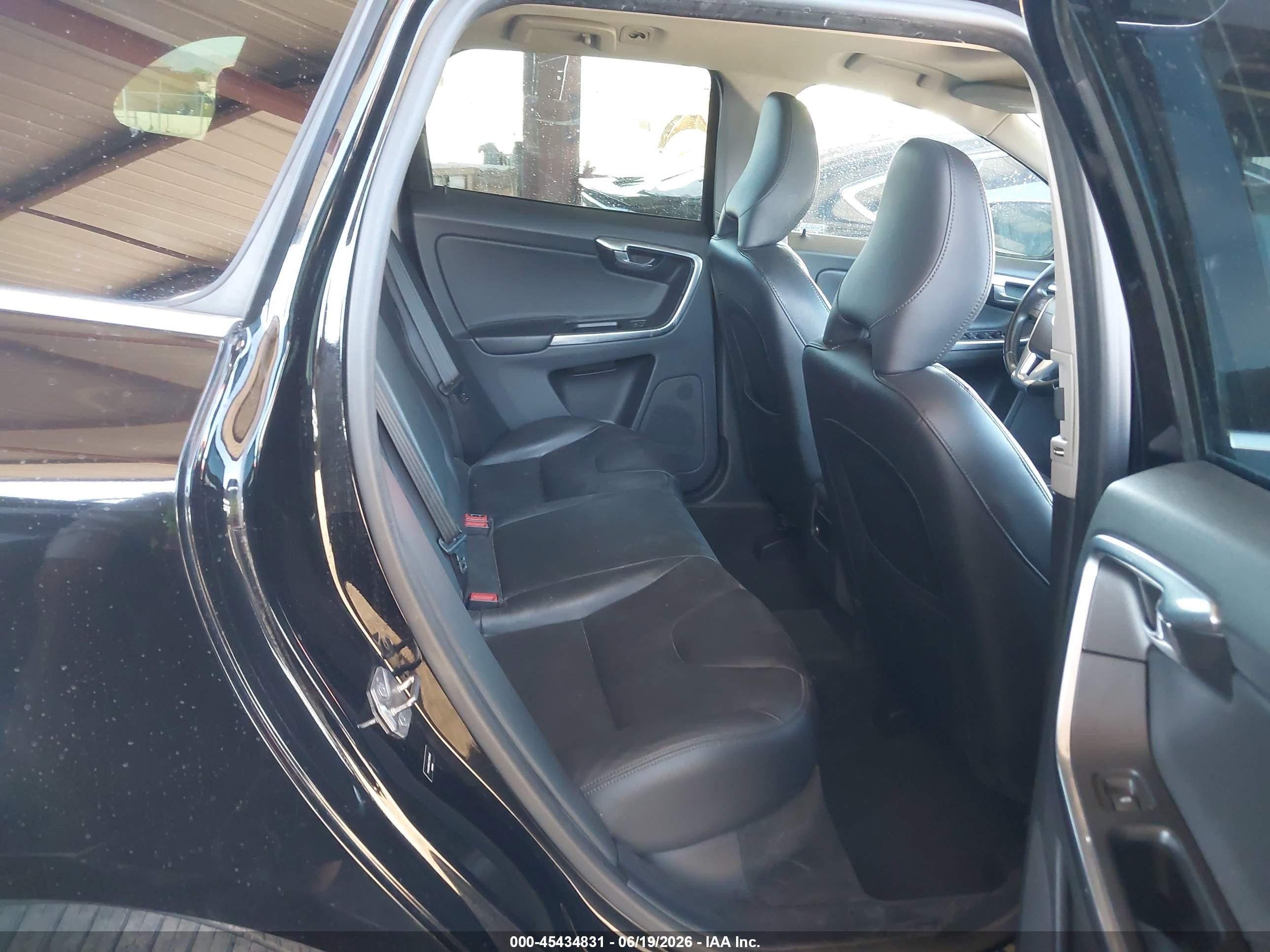 2015 Volvo Xc60 T5 Premier Black vin: YV440MDKXF2698485