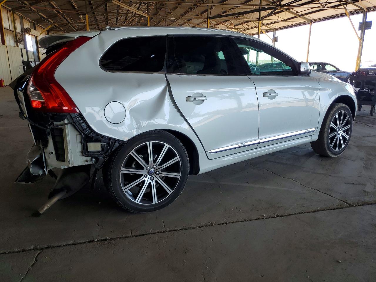 2015 Volvo Xc60 T5 Premier White vin: YV440MDKXF2758975
