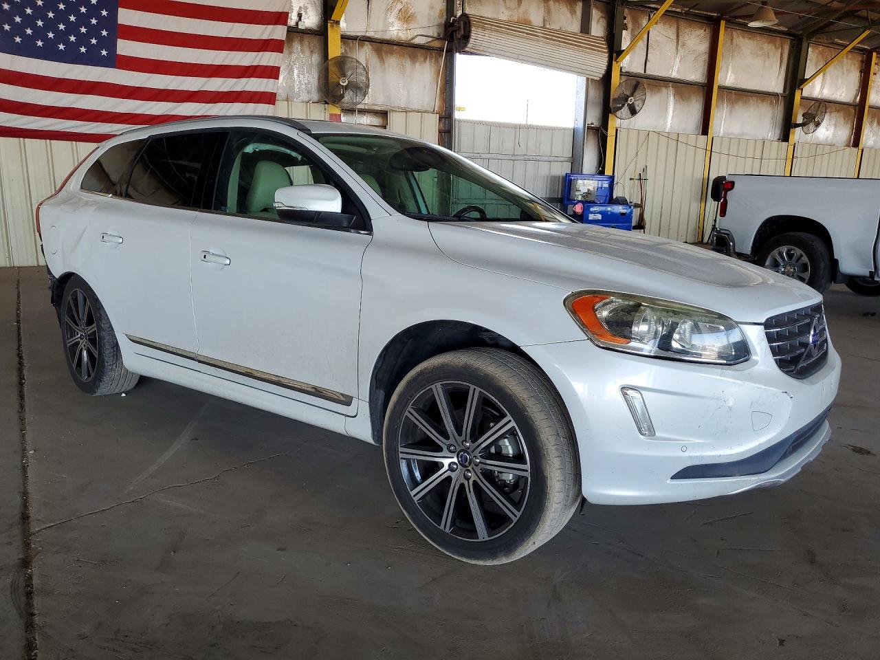 2015 Volvo Xc60 T5 Premier White vin: YV440MDKXF2758975