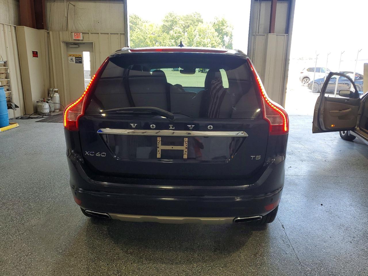 2016 Volvo Xc60 T5 Premier Blue vin: YV440MDKXG2781917