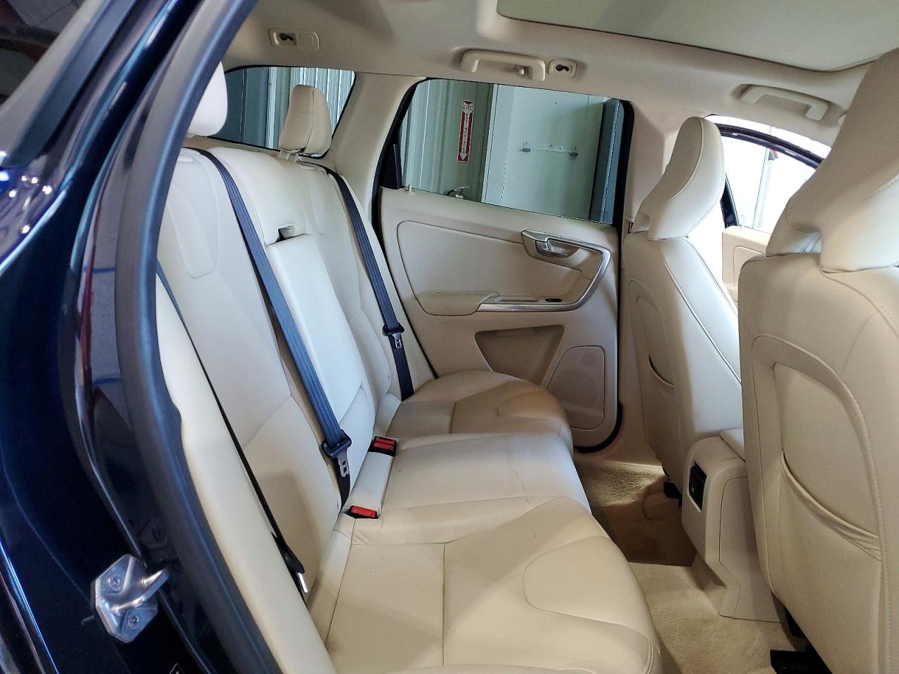 2016 Volvo Xc60 T5 Premier Blue vin: YV440MDKXG2781917