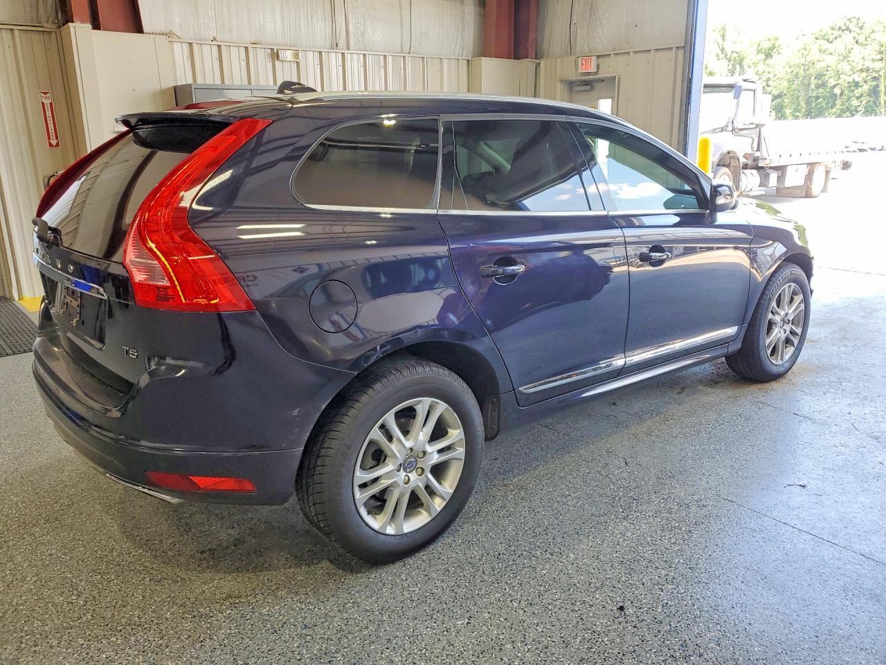 2016 Volvo Xc60 T5 Premier Blue vin: YV440MDKXG2781917