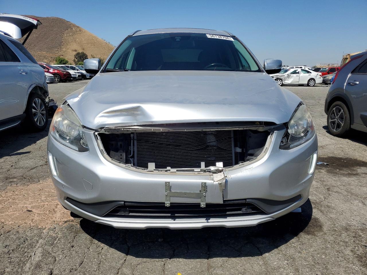 2016 Volvo Xc60 T5 Premier Silver vin: YV440MDKXG2820246