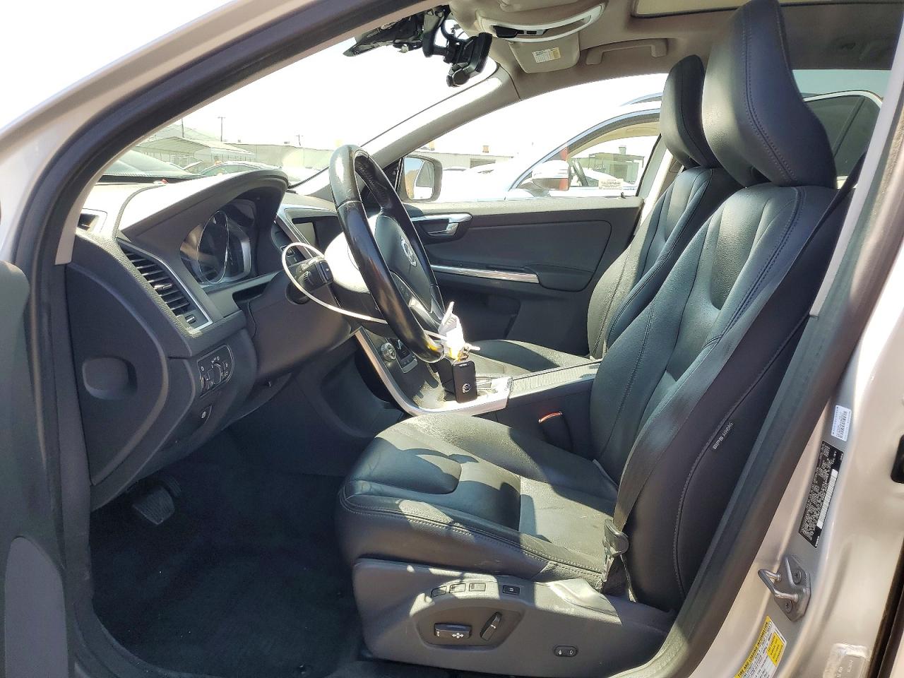 2016 Volvo Xc60 T5 Premier Silver vin: YV440MDKXG2820246