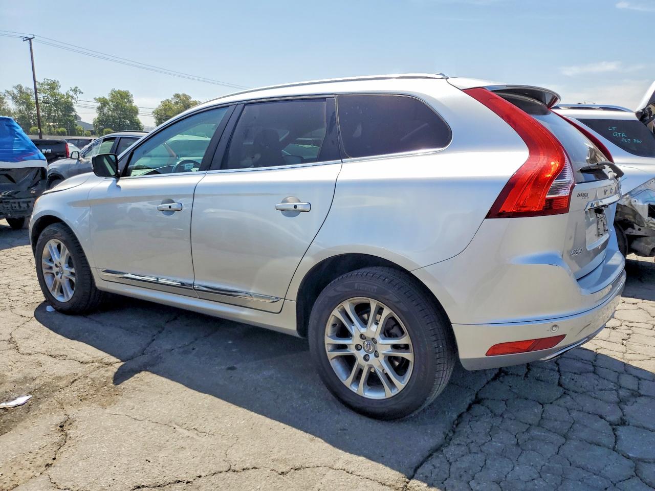 2016 Volvo Xc60 T5 Premier Silver vin: YV440MDKXG2820246