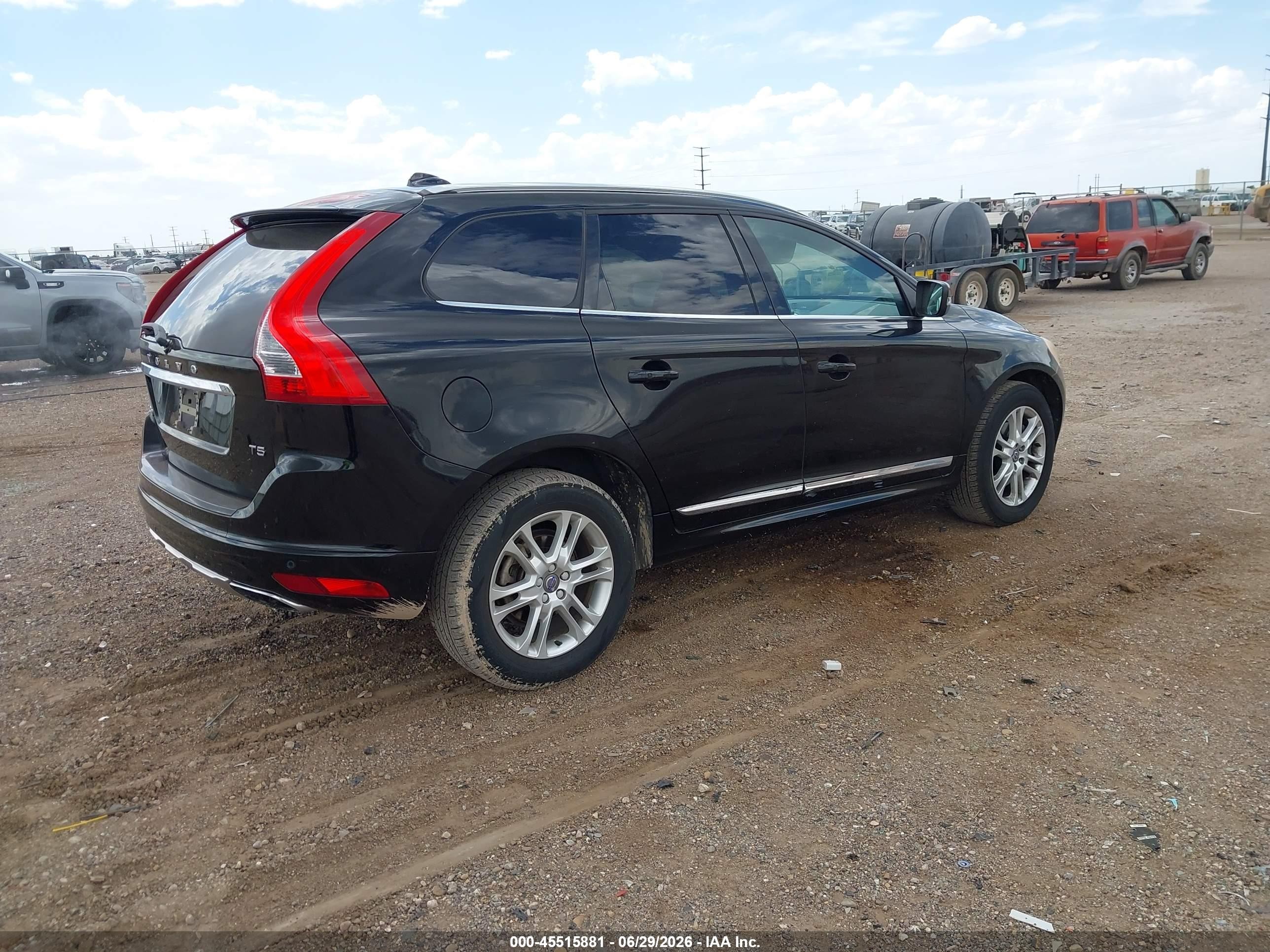 2015 Volvo Xc60 T5 Platinum Black vin: YV440MDM0F2743371