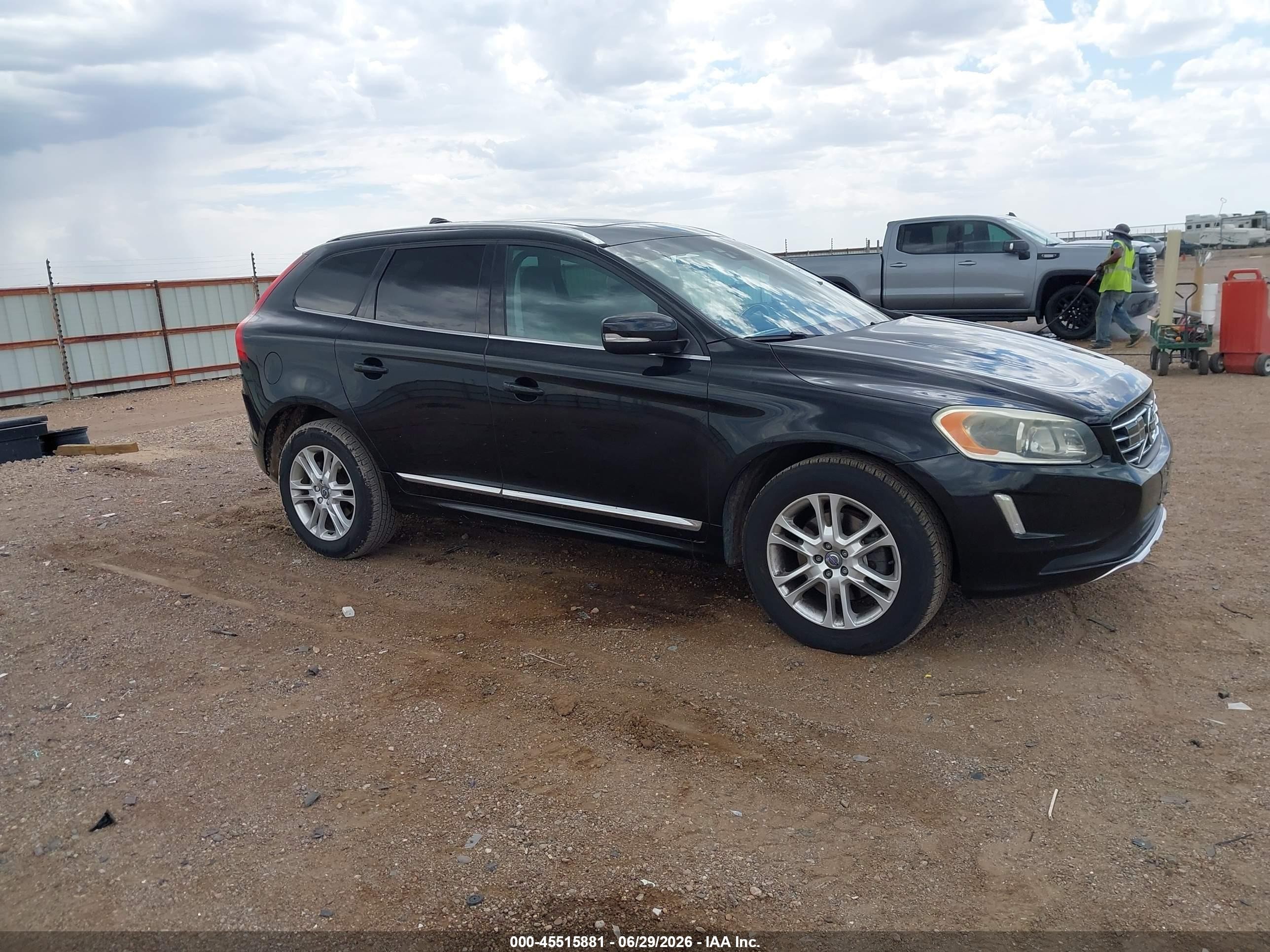 2015 Volvo Xc60 T5 Platinum Black vin: YV440MDM0F2743371