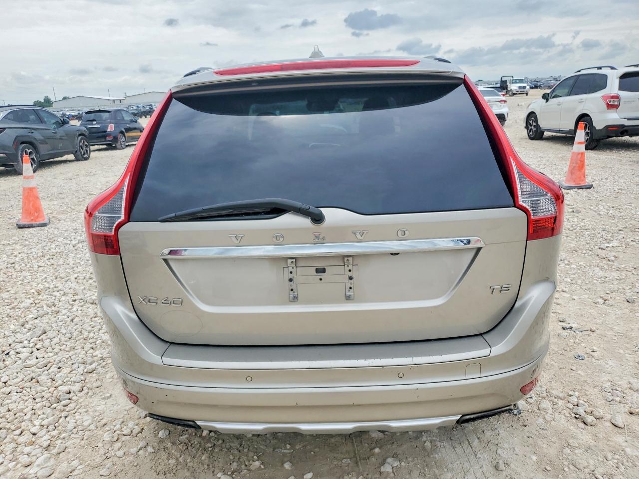 2015 Volvo Xc60 T5 Platinum Gray vin: YV440MDM0F2758923