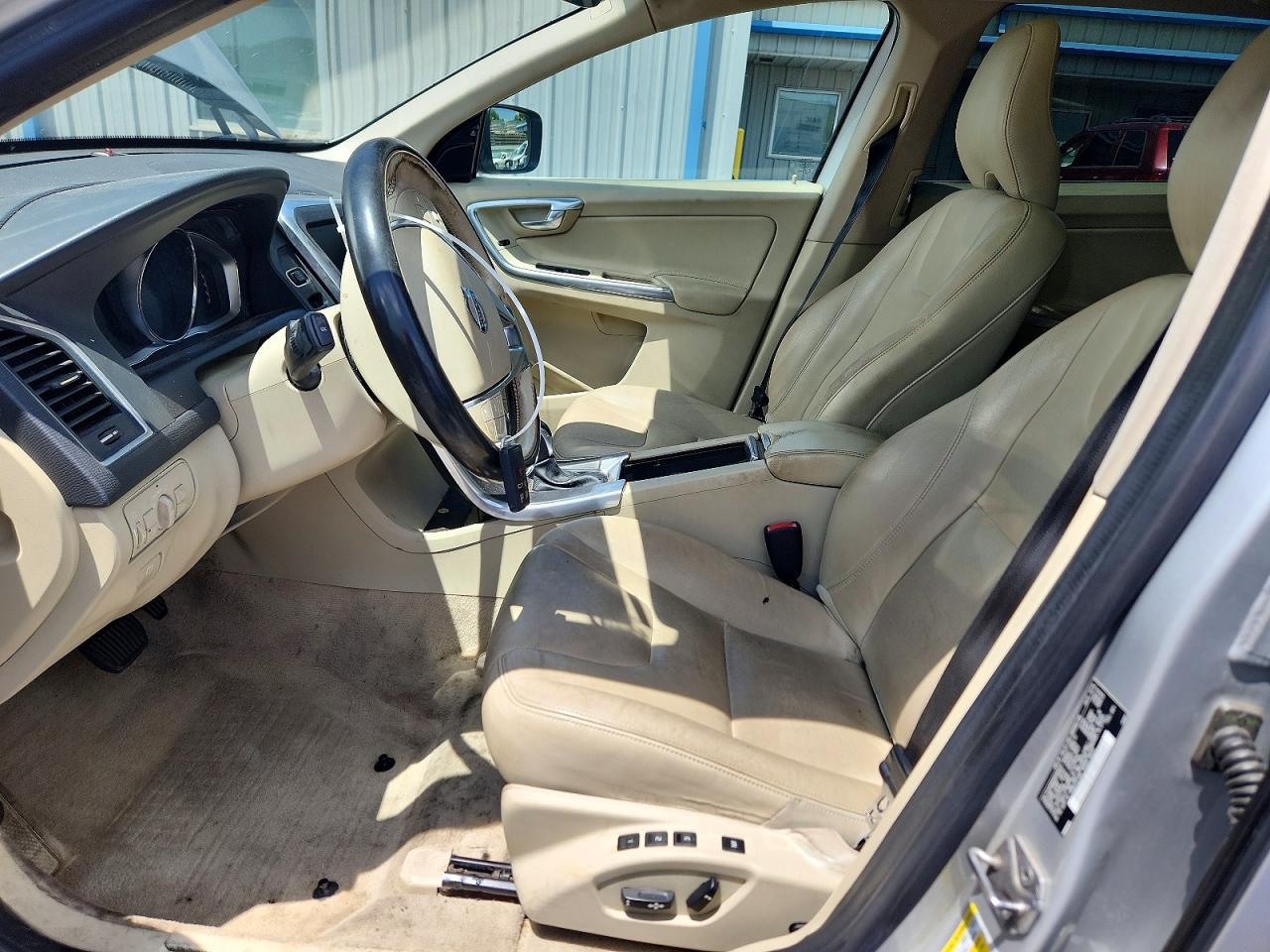 2016 Volvo Xc60 T5 Platinum Silver vin: YV440MDM1G2810013