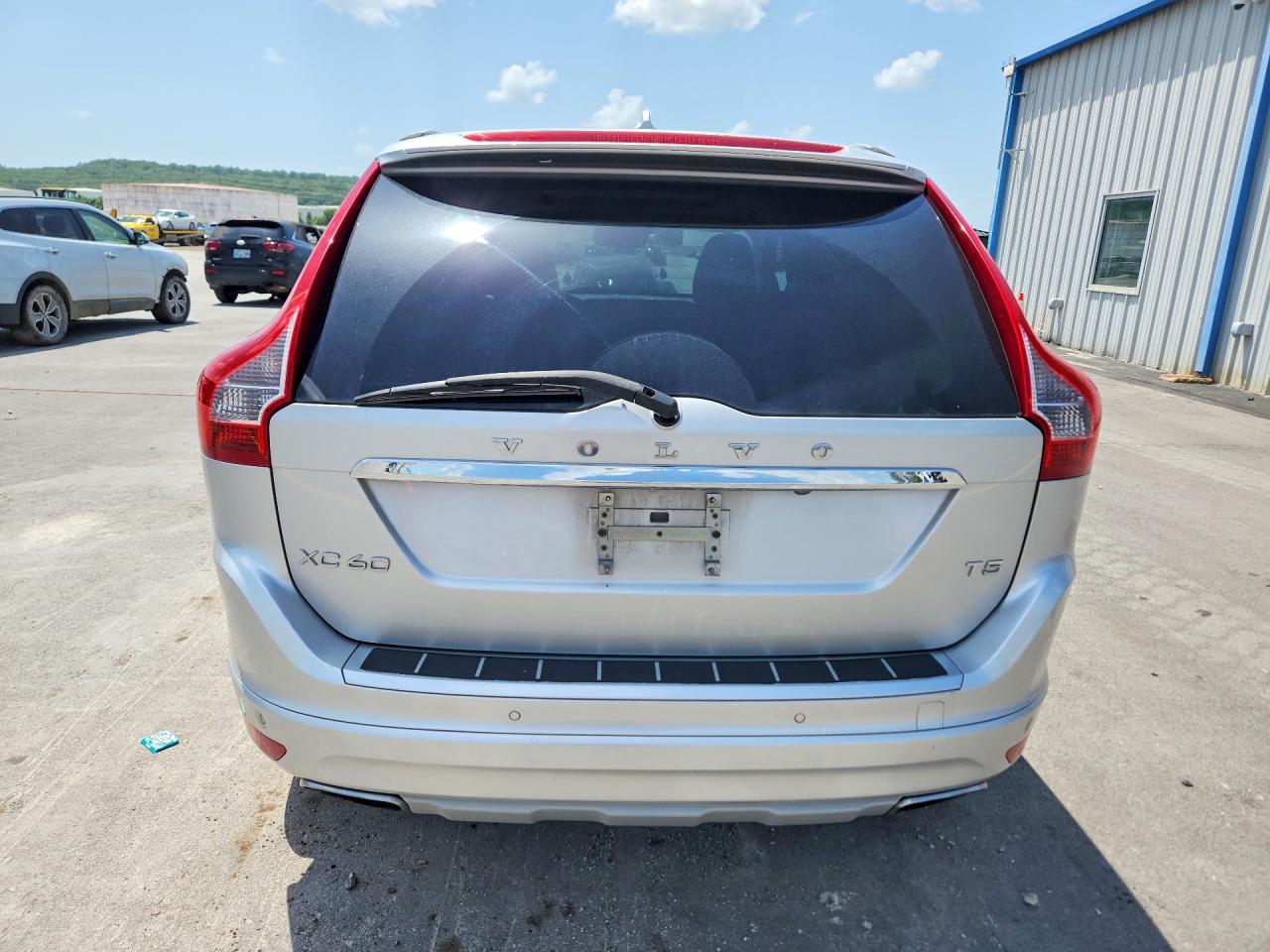 2016 Volvo Xc60 T5 Platinum Silver vin: YV440MDM1G2810013