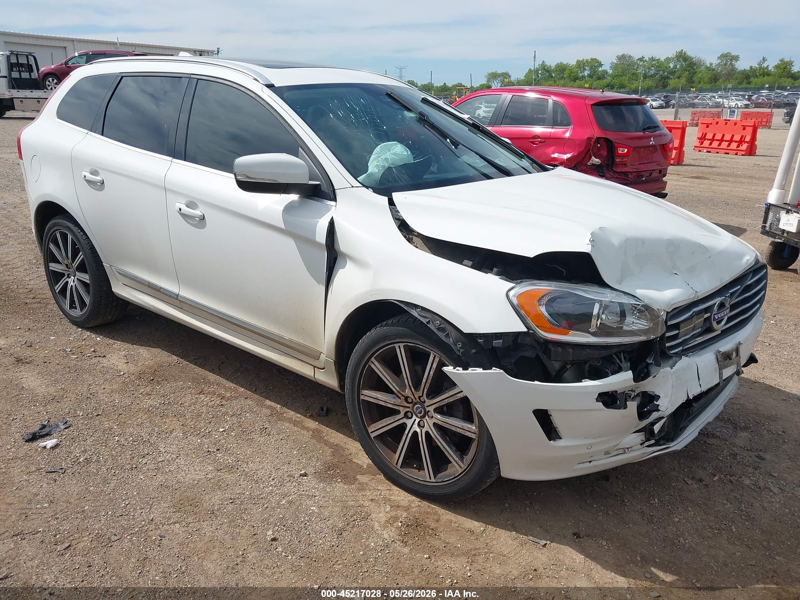 2015 Volvo Xc60 T5 Platinum Белый vin: YV440MDM3F2698149
