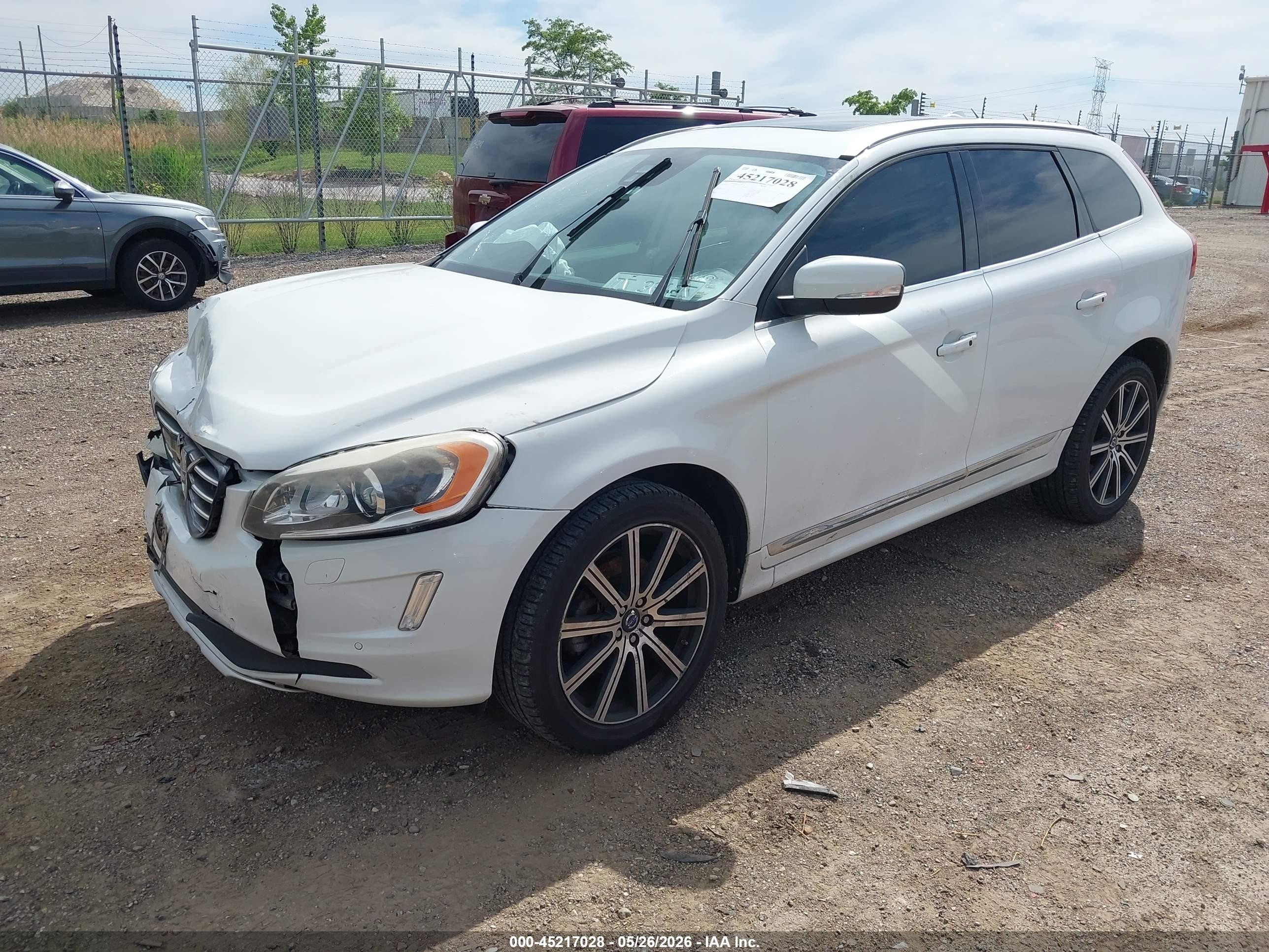 2015 Volvo Xc60 T5 Platinum White vin: YV440MDM3F2698149